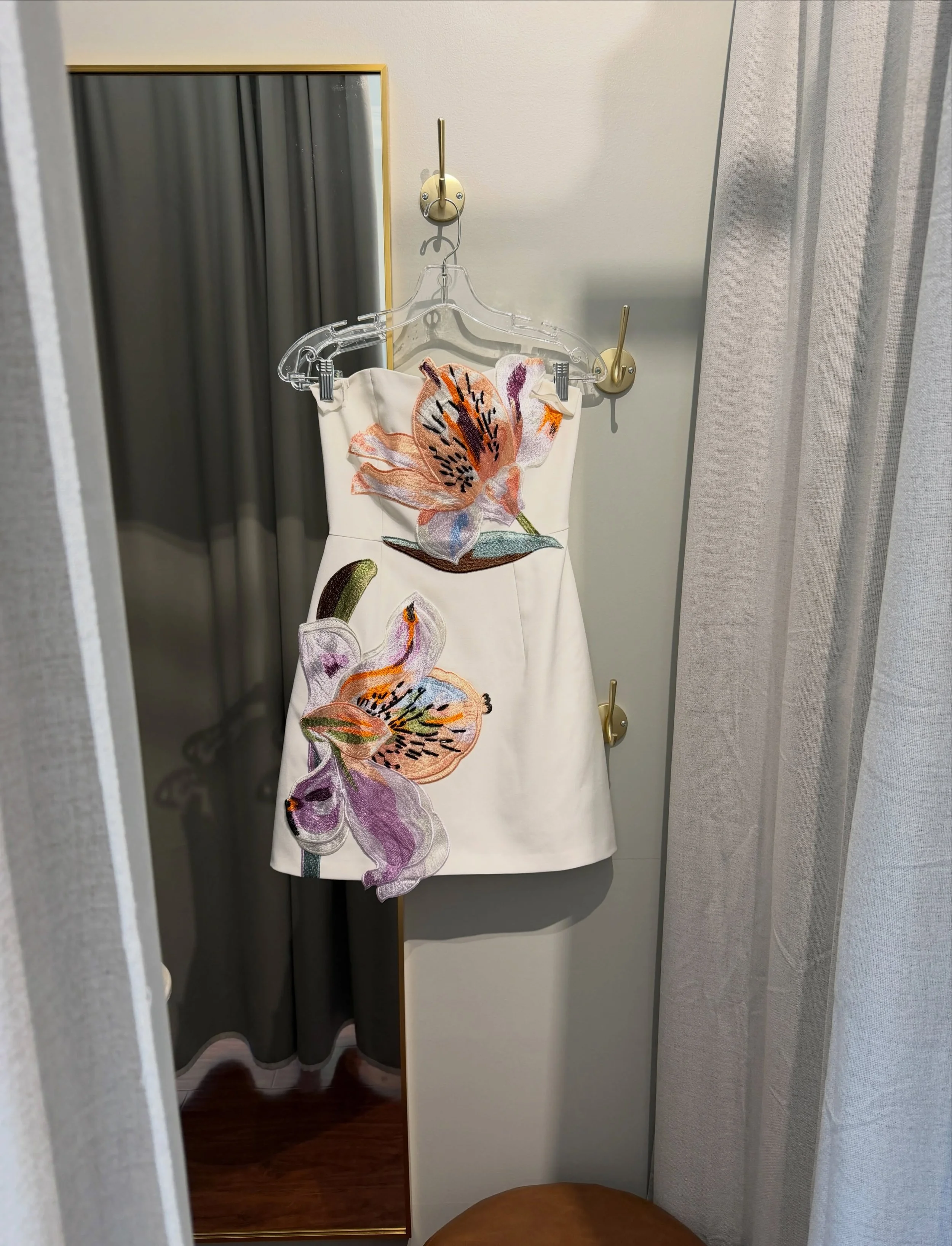 🌸🌸🌸🌸 

#flowerdress #cocktaildresses