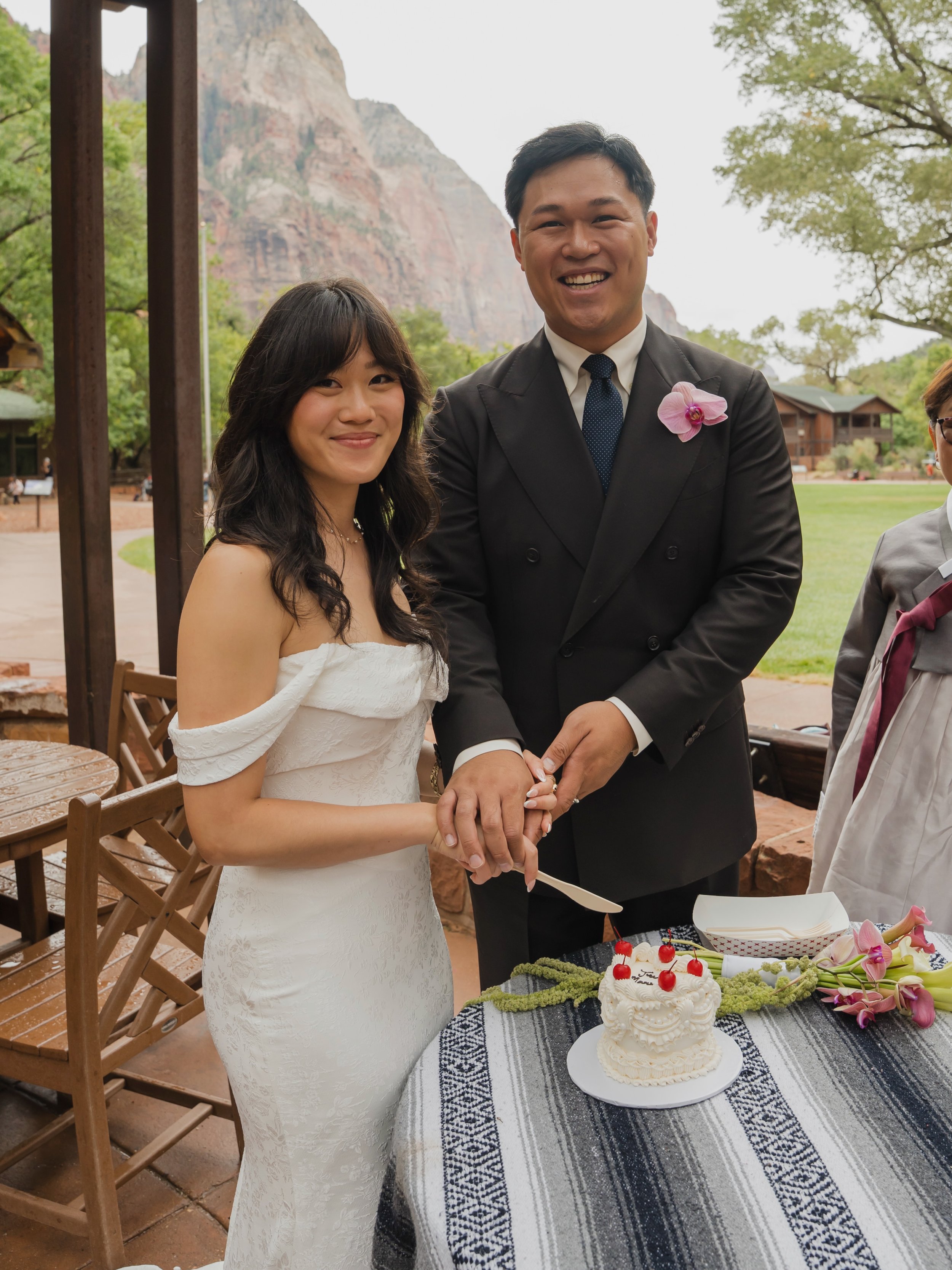 Congratulation Megan &amp; Thanh 🥂🎊✨ Thank you for letting us be a part of your special moment 🪡✨

#weddingdress #bridalalterations #neewinalteration