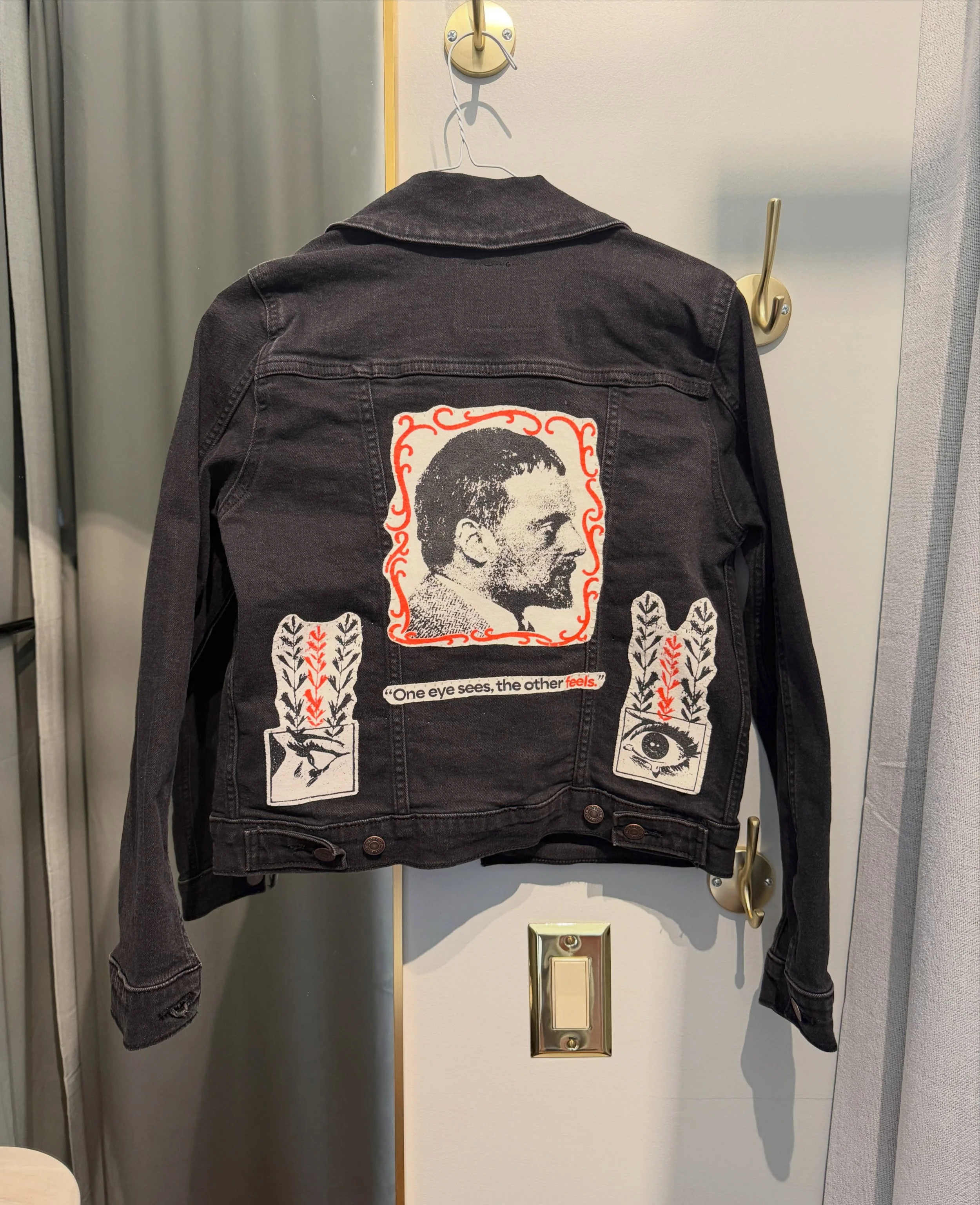 Special gift for a special friend. Hand-sewing patches on @levis jacket 🪡✨

#levisjacket #handsewing #denimstyle