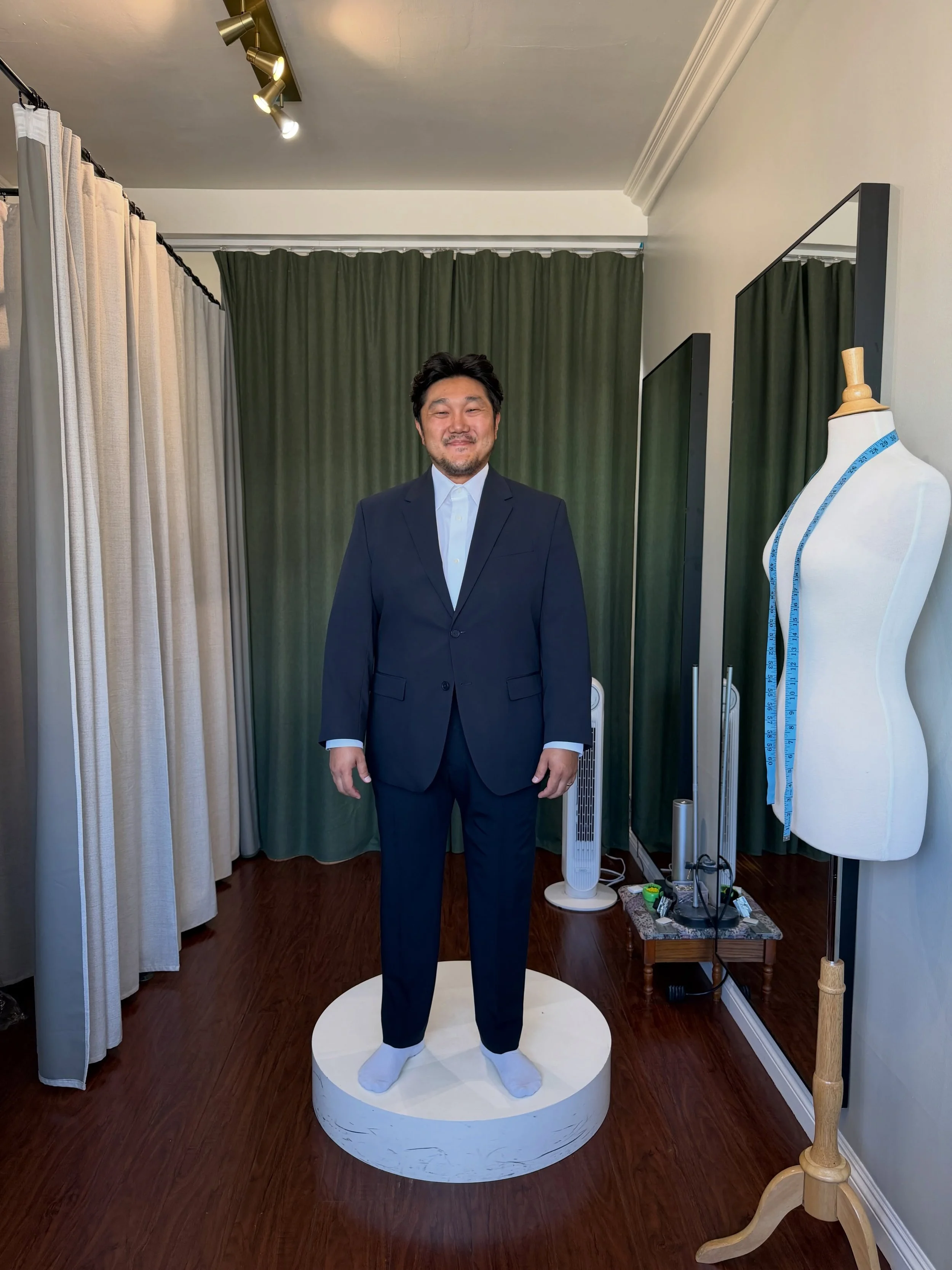 John C. is ready for his trip to the Bay area attending a wedding this weekend🪡✨

#weddingguests #mensuit #tailoring