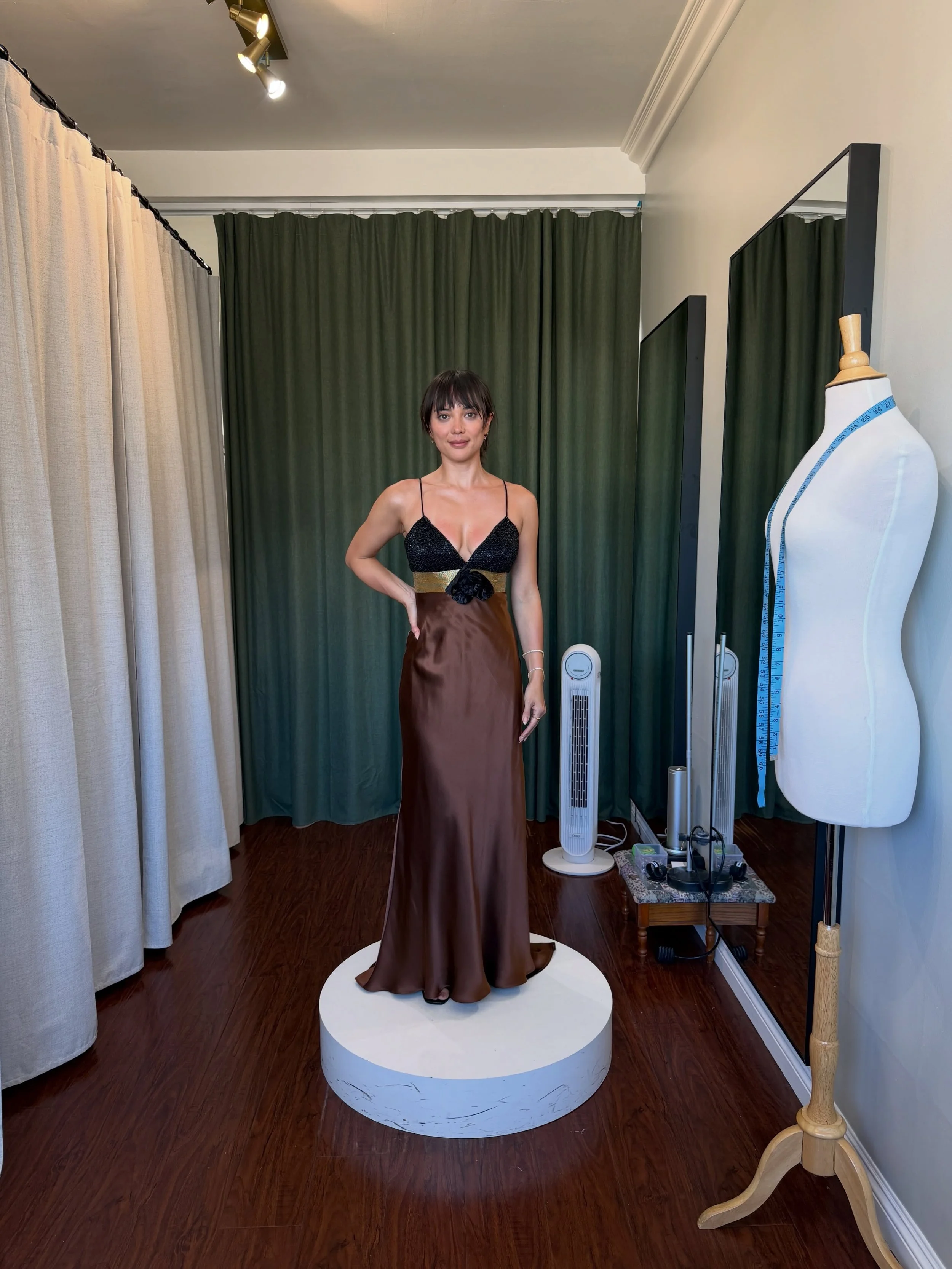 Ready for a wedding event tomorrow 🪡✨ Monica H.

#weddingguest #dress #fitting