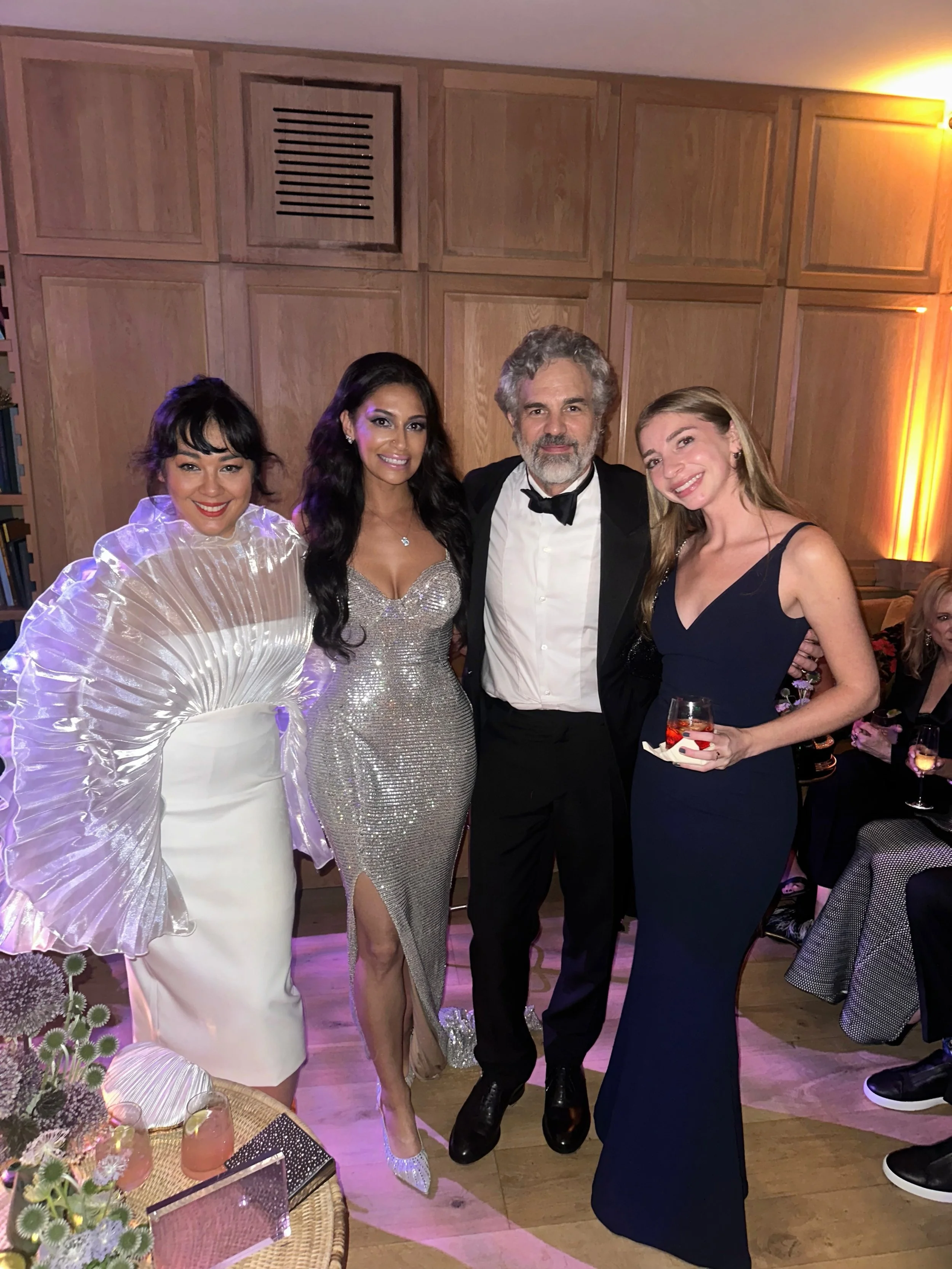 HBO/Max After Emmy&rsquo;s Party ✨ Repost from @leesasimone attending the event with Priscilla Emprechtinger Murgia.&nbsp;&nbsp;

Pictured with actors: Mark Ruffalo, Steve Carell &amp; Paul Downs 

The Pitt won Best Drama Series and Noah Wyle won for