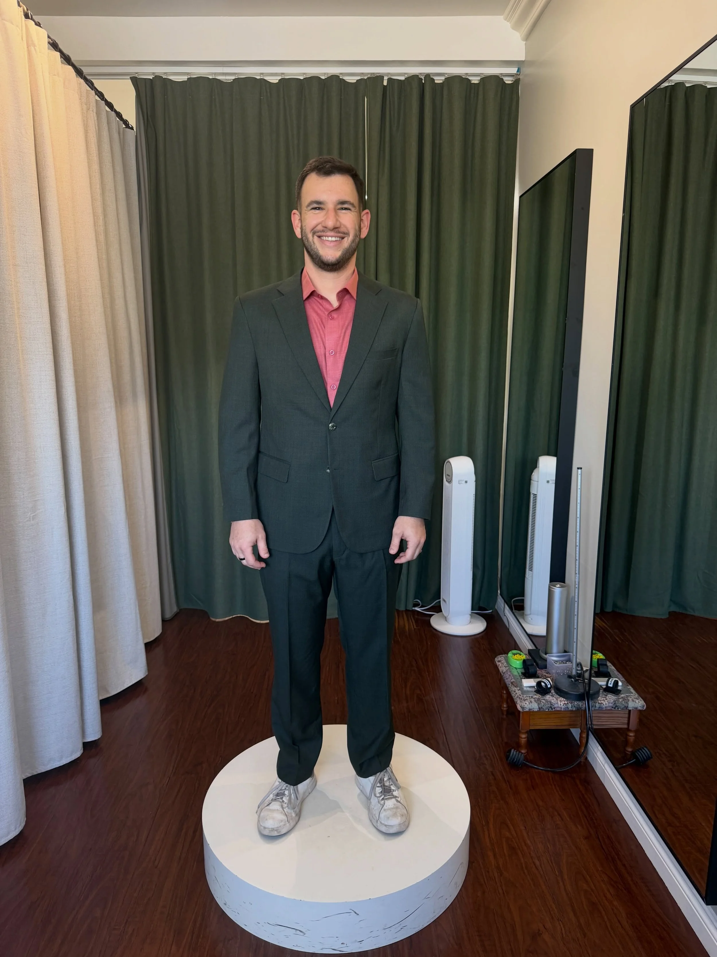 2 Suits alteration for Jacob R. ✨🪡 Now he is ready for a trip to attend a wedding in Italy 🇮🇹🥂

#mensuit #italy #neewinalteration #tailoring