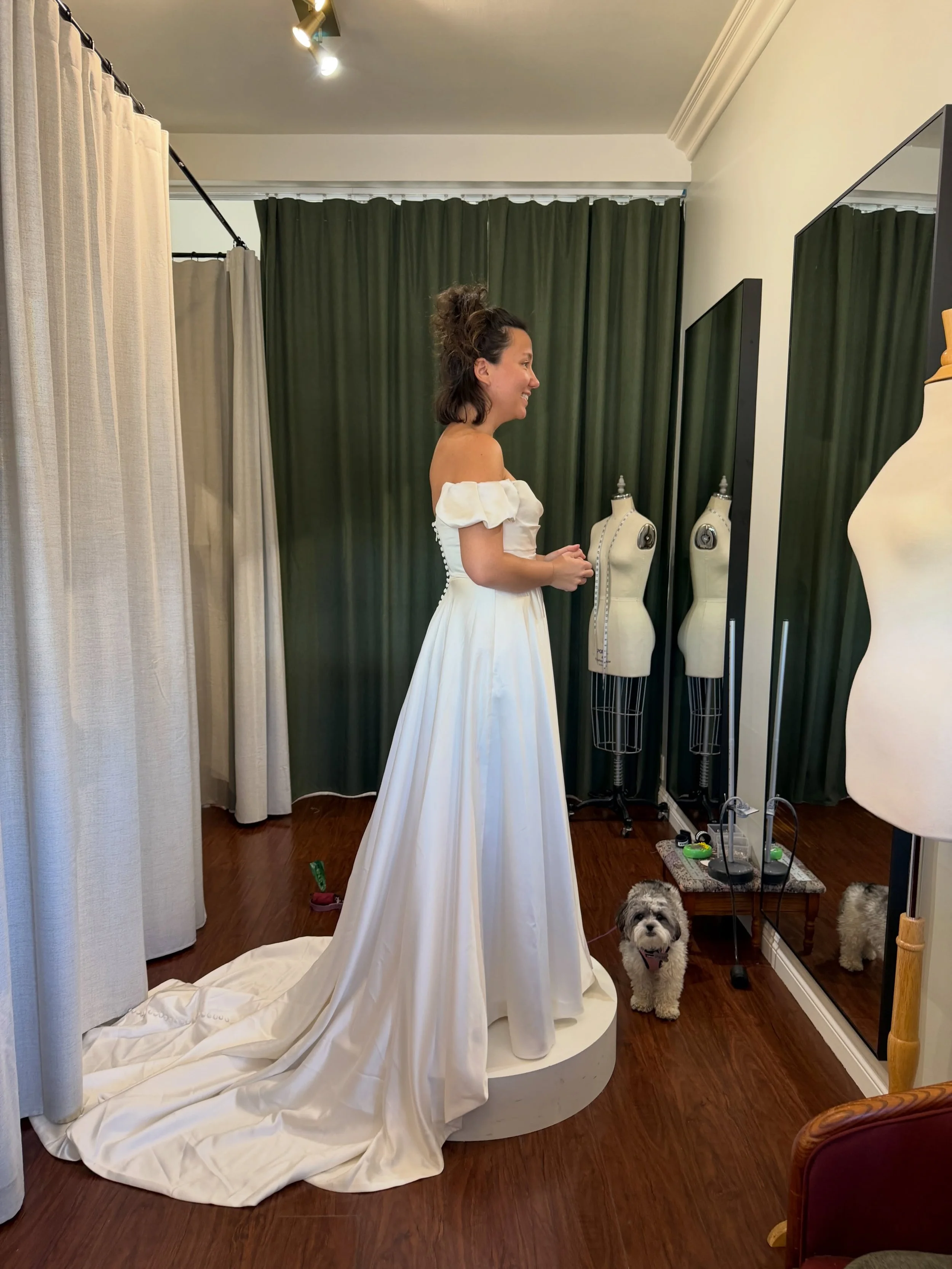 Happy Bride Kami D. ✨🪡🥂💍

#bridalalterations #weddingdresses #weddingday