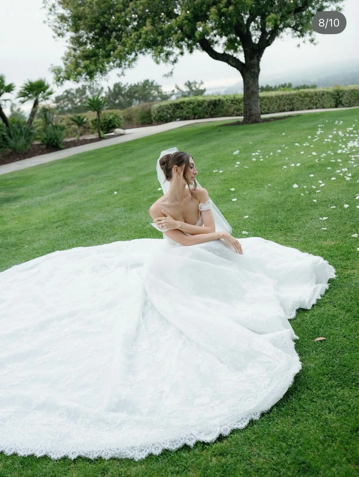 Love these moment of Faye captured by @rachelwakefield 📸

Bridal alteration @neewinbridal 💍🪡