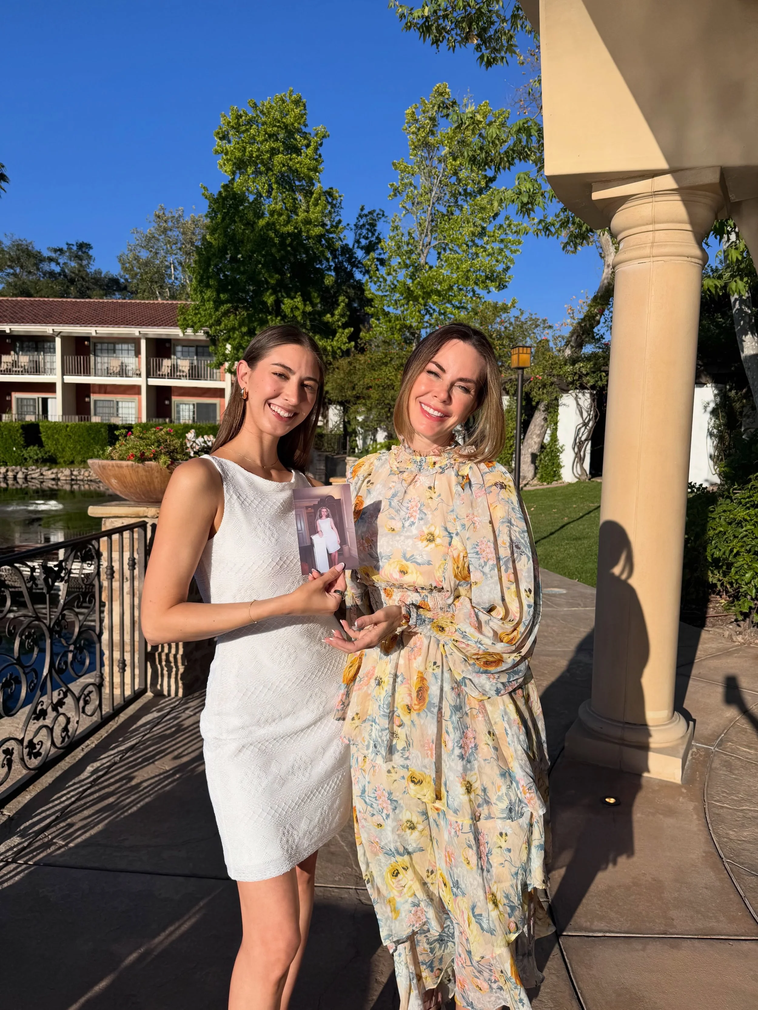How can we forget mom @jenlandonla with her original dress that we tailored fit for Faye 💐🪡

#weddingdress #traditionalwedding #momanddaughter #wedding