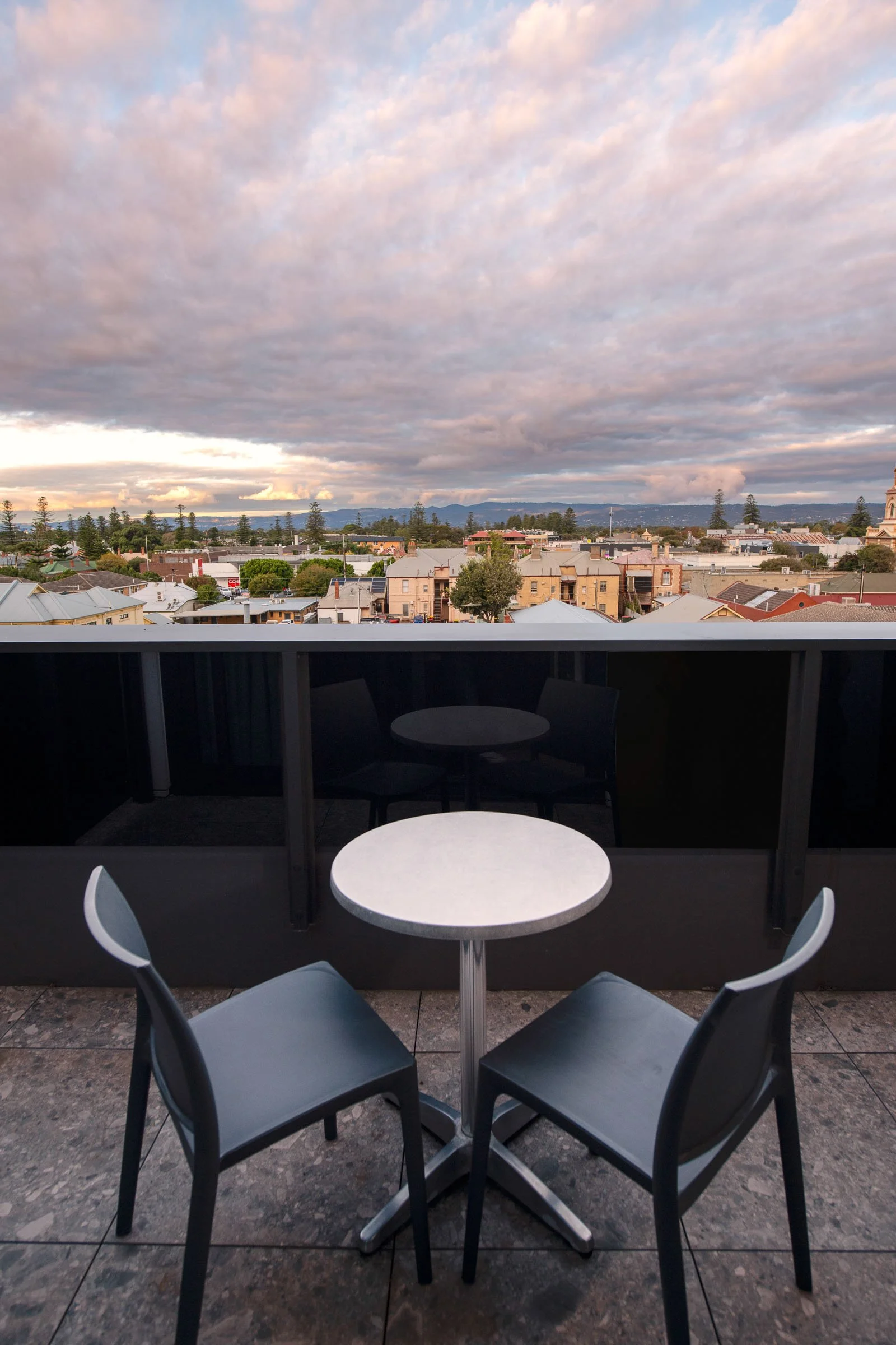 Interconnecting Rooms at Durham Serviced Apartments: The Ideal Glenelg Getaway for Families and Groups