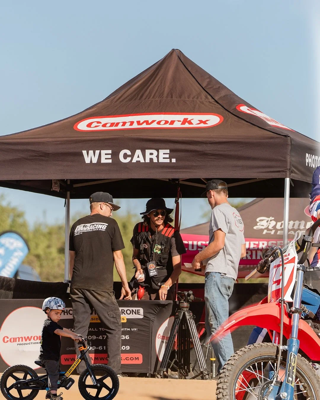 Triple Crown Rd. 1 - Oatfield Vibes 📍🏁

Round 1 of 4 is wrapped and Oatfield delivered! Good motos, big sends, and yeah&hellip; a little post-moto spice 👀 

We were out there all weekend filming, flying drones, and snapping photos! 🔥 

If you rac