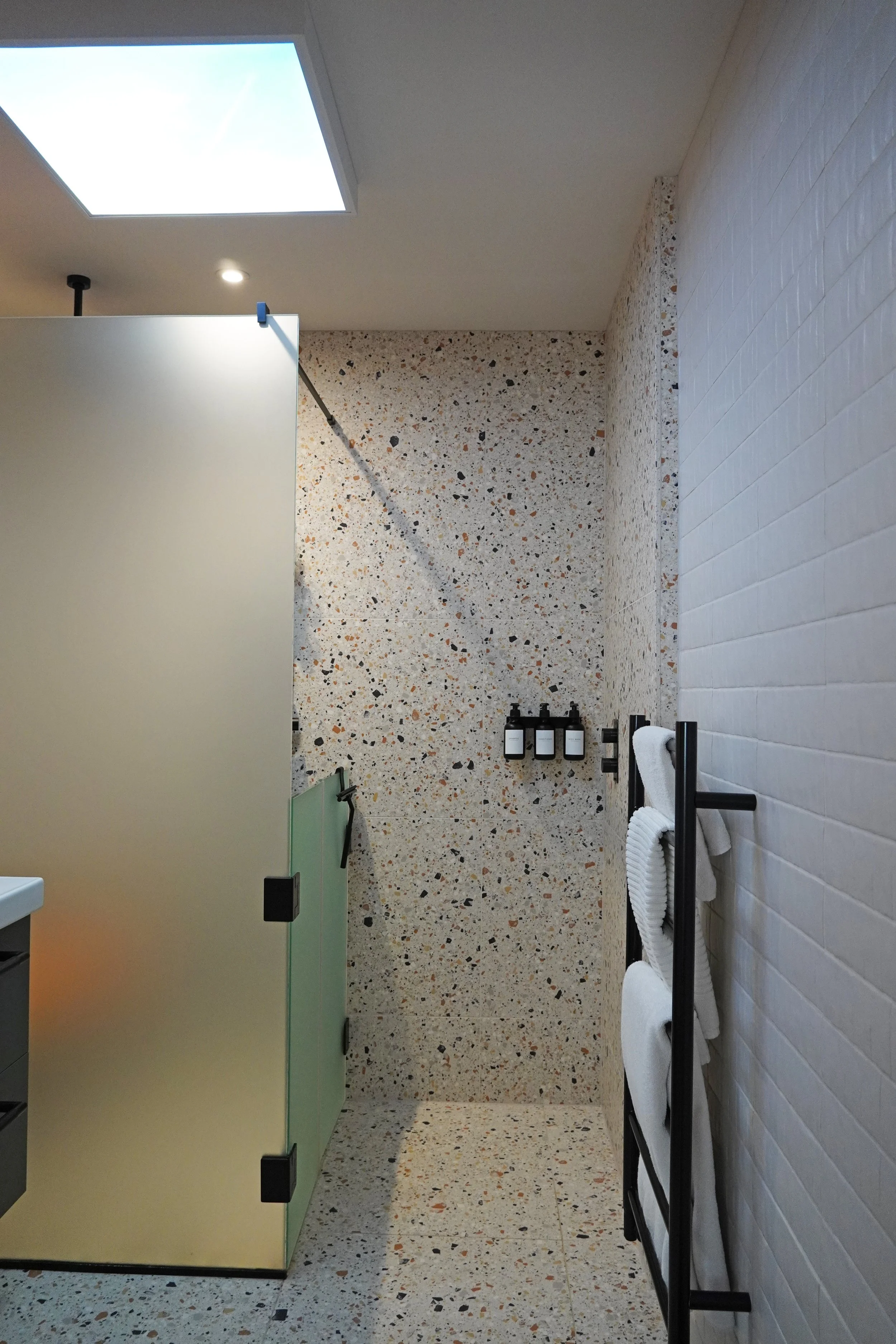 22 Lulu Bathroom.JPG