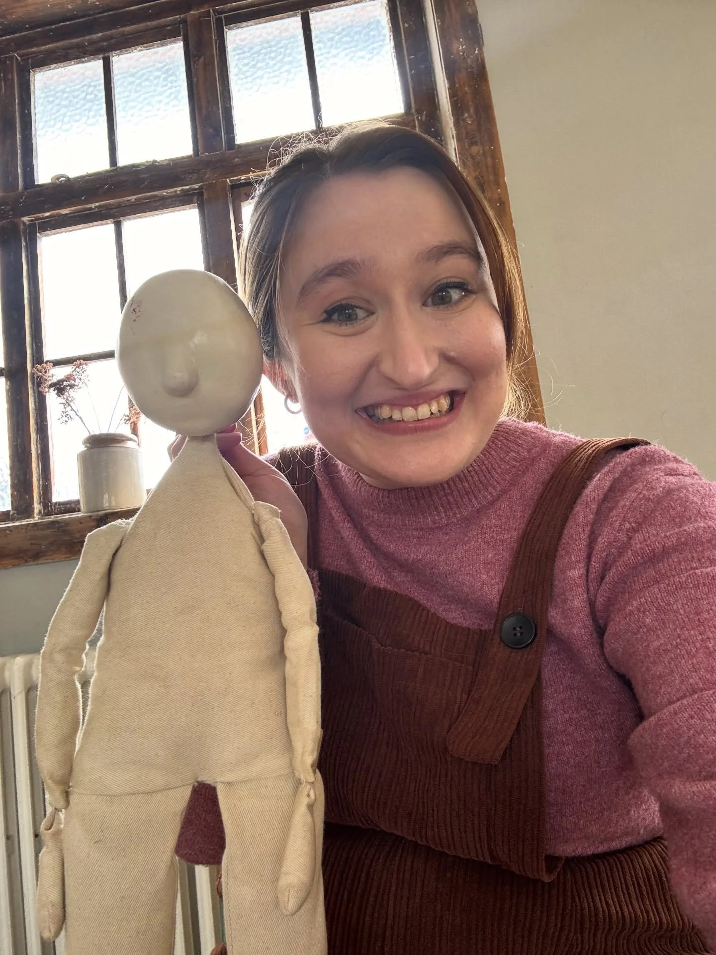 I&rsquo;ve had a lovely workshop with @puppet_box today! 🎭 Thank you so much for all the incredible information &amp; techniques. 🤩
Can&rsquo;t wait to see how I can use this in teaching &amp; directing moving forward💫