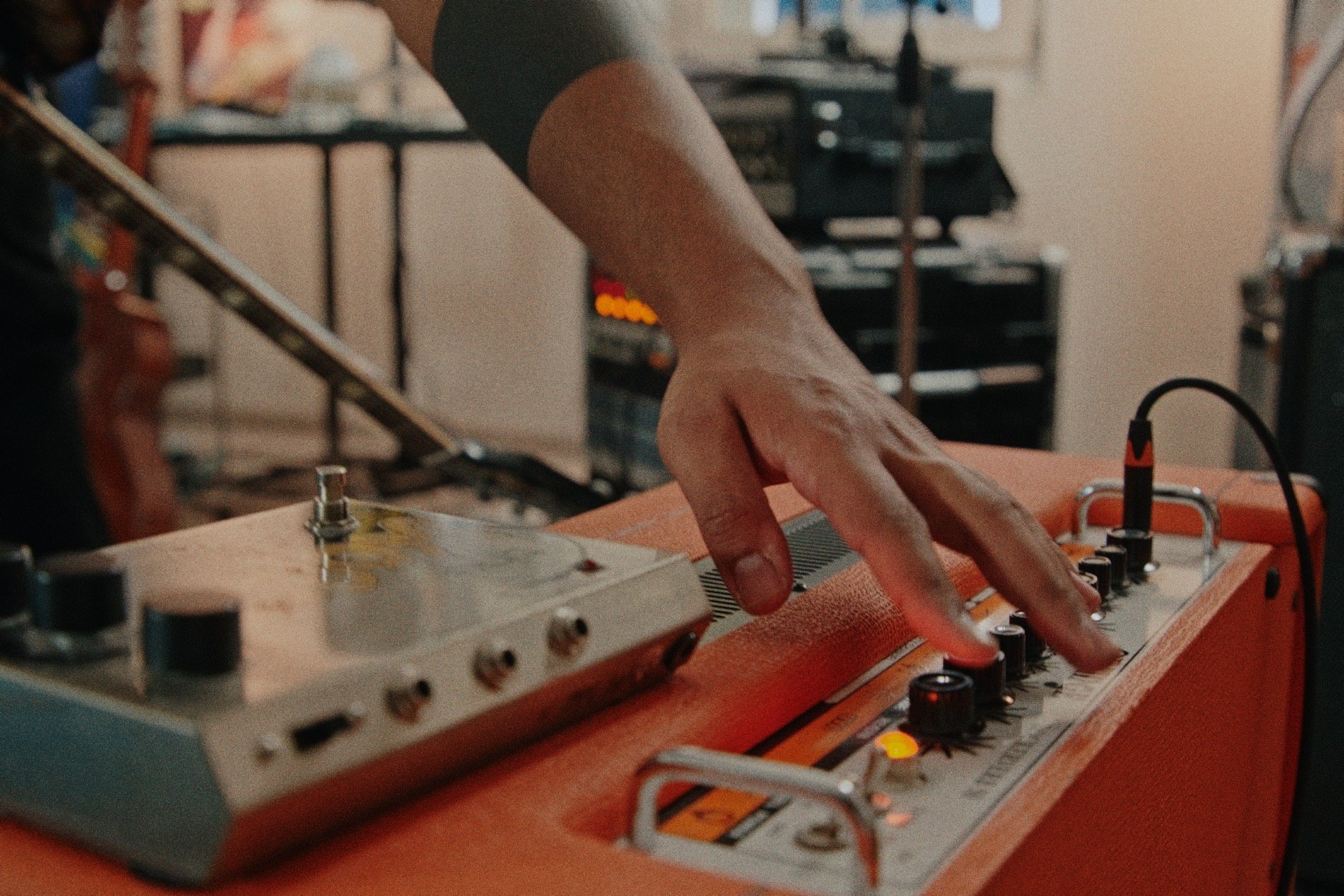 headroom orange hand.JPG