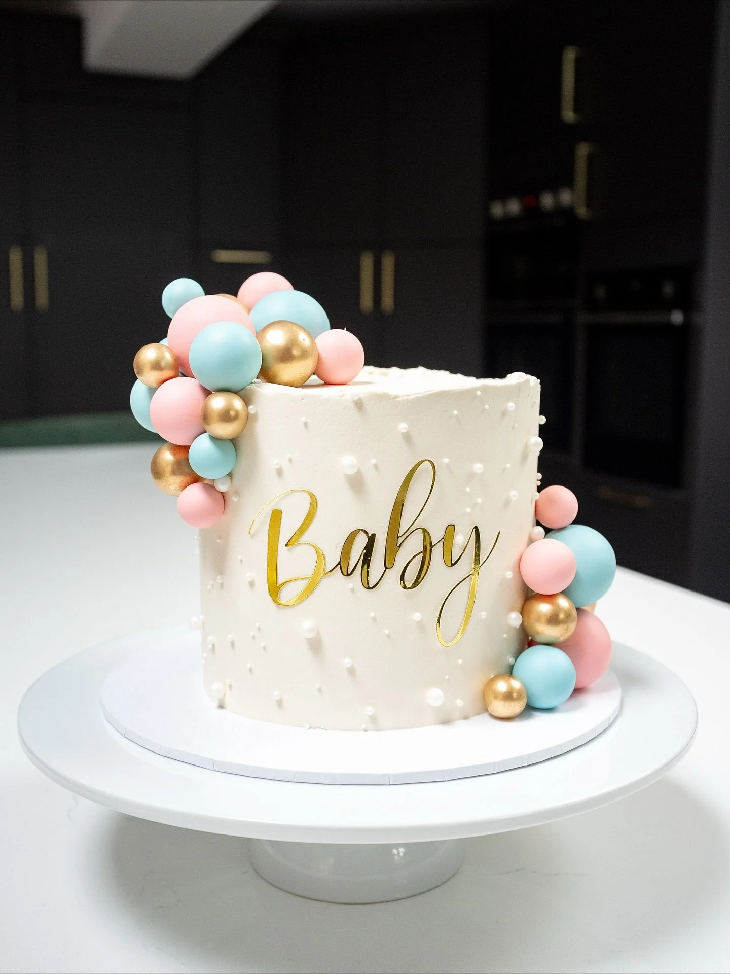 He or she, what will it be? 💕🩵
Loved creating this surprise gender reveal cake for such a special moment
#genderrevealcake #babyshowercakes #hemelhempsteadcakes