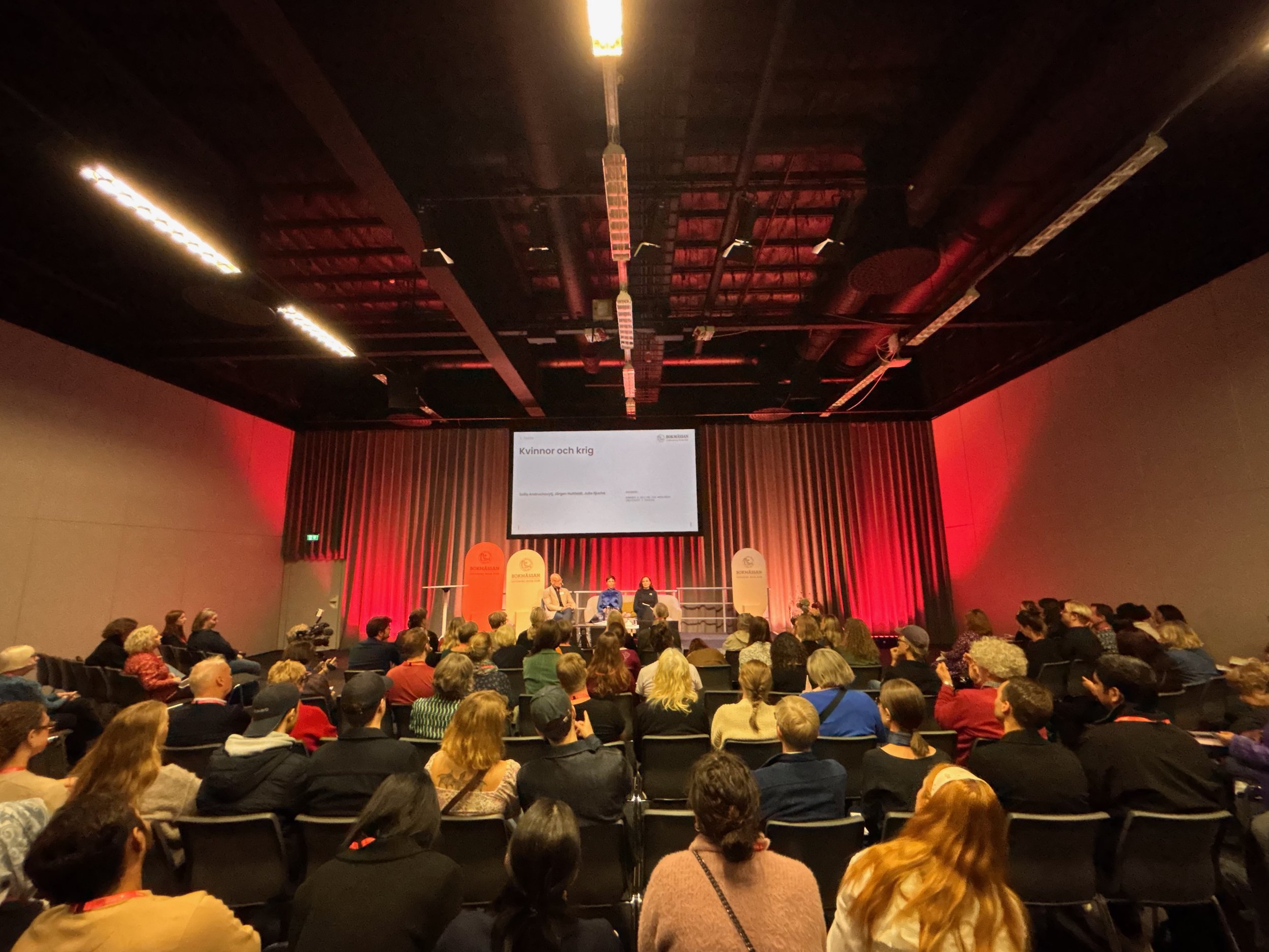 20250926 Bokmässa Julia Iljukha Sofia Andrukhovich 5.jpeg