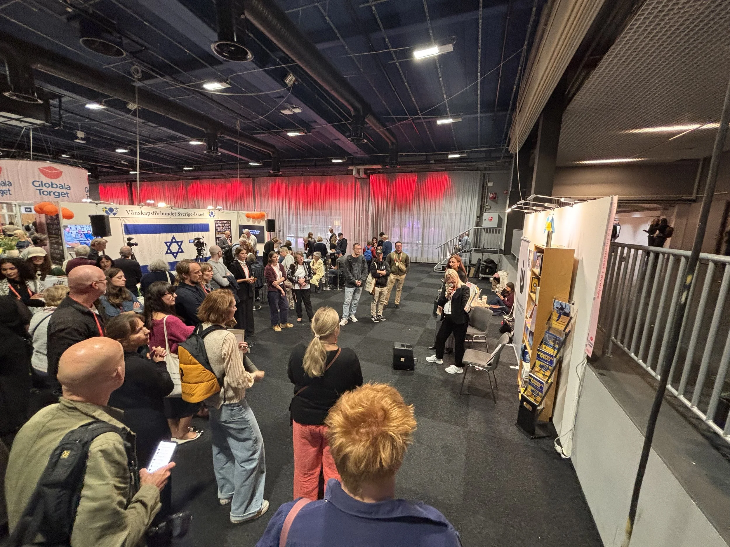 20250927 Bokmässa 20Tal 3.jpeg