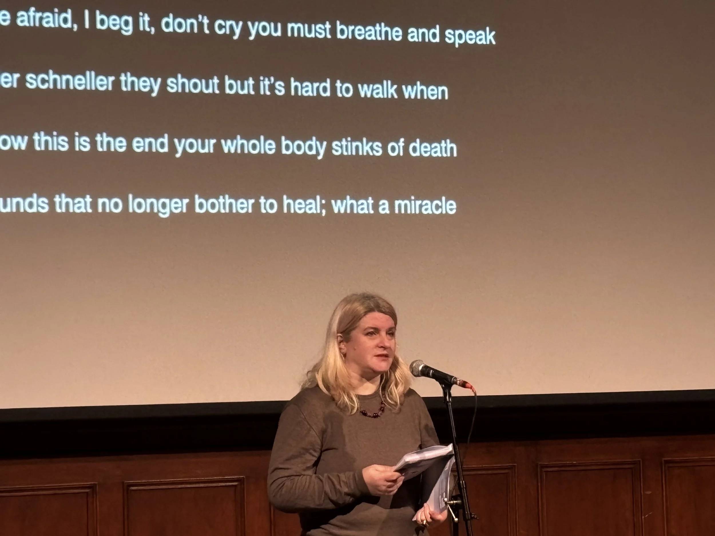 Ukrainska poeten Marianna Kijanovska berörde publiken på Stockholm International Poetry Festival