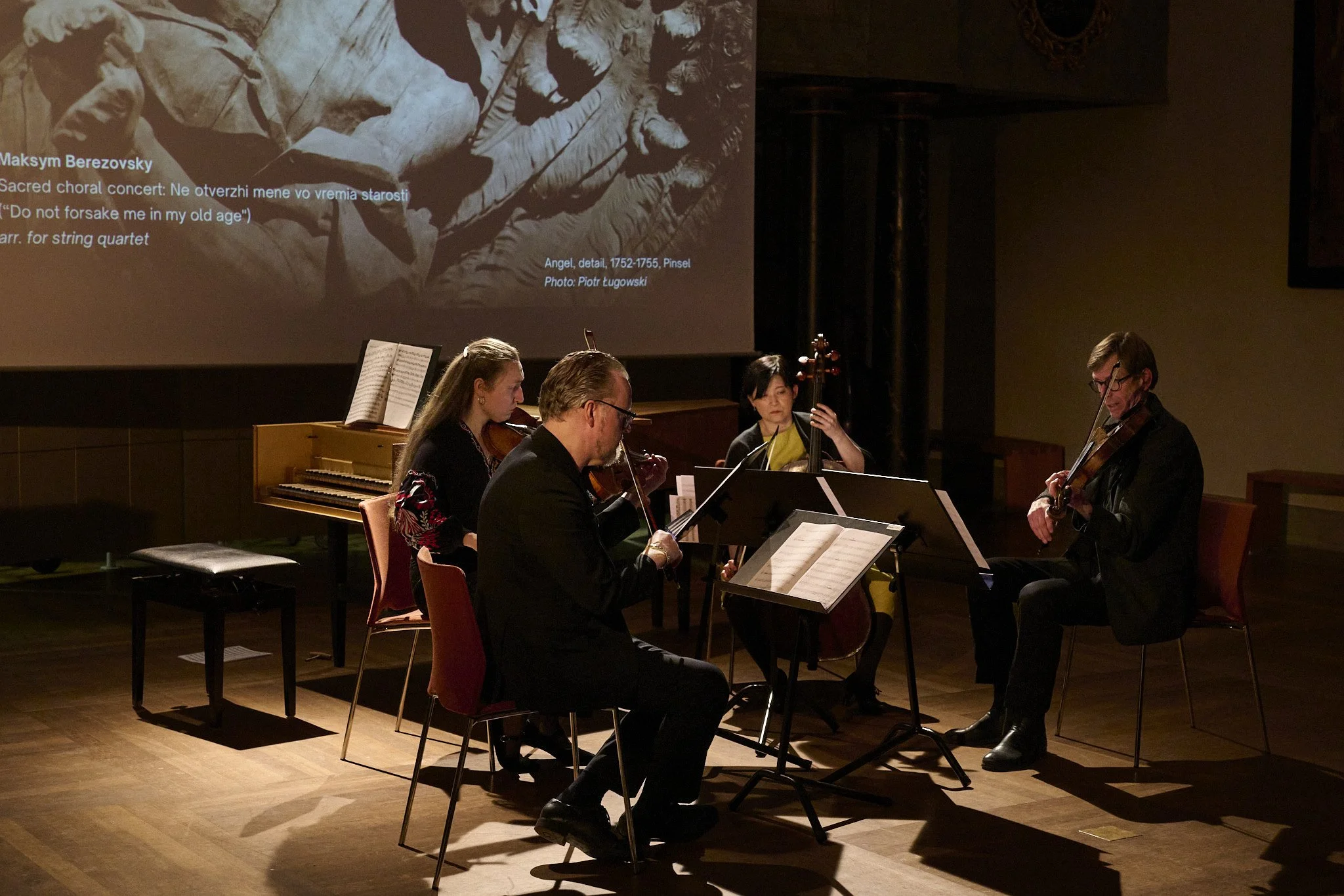 Ukrainsk och svensk barock förenades i en fullsatt Barockhall på Historiska museet