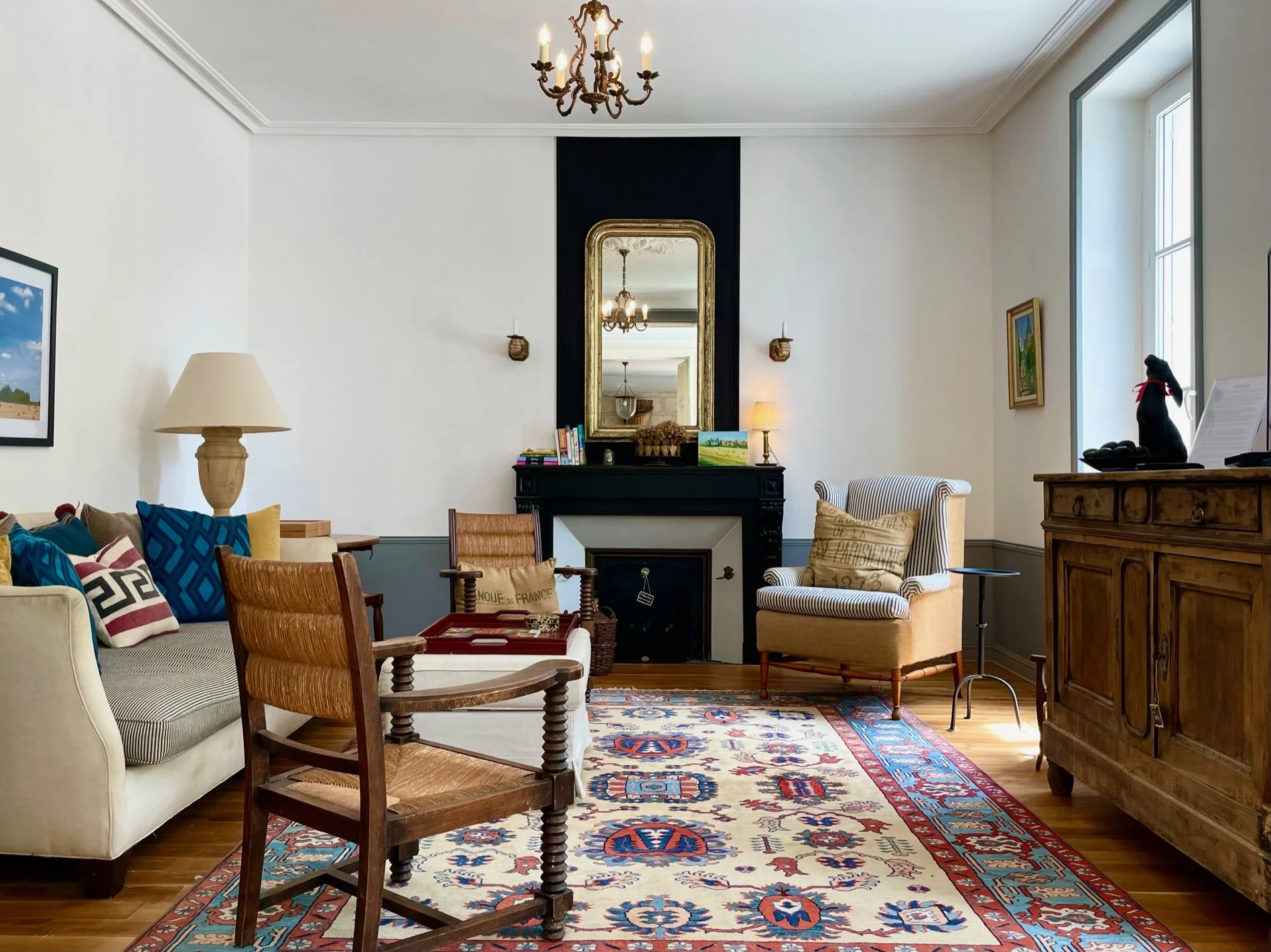 Genac living room 2023.jpg