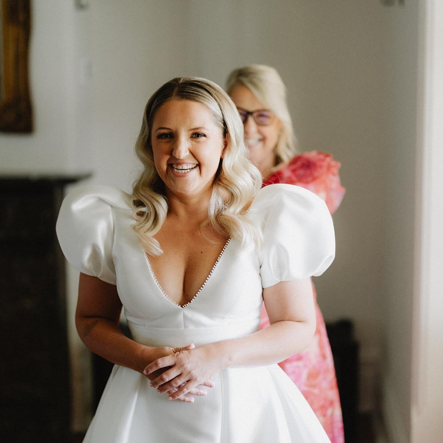 It was a bit of a process hooking, buttoning and zipping Stacey into her gown but this made the separate bodice and skirt appear seamless once put together. 

Disclaimer 
The Blush Linen Bride did not make the original bodice and long skirt. Credit t