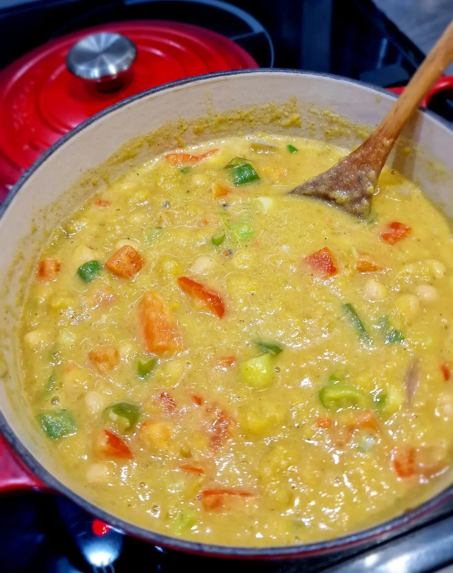 One Pot Pumpkin & Chickpea Curry😋🥘
Our Customer Account Manager Marta is a huge fan of Halloween and cooking with pumpkins. This is is one of her favourite recipes, using Marigold bouillon
Prep time 20 mins. Serves 2. Super easy
Making the b