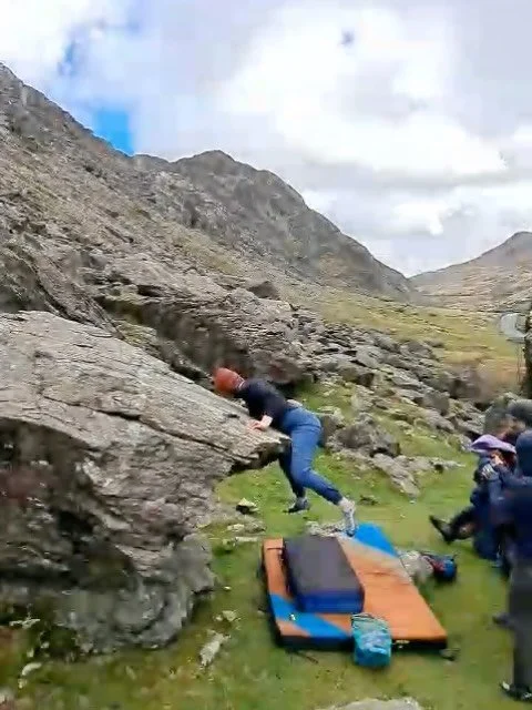 Some away pics! 
1. Cromlech Boulders, where @emilyprtak tackles the problem Brown&rsquo;s Mantel 🤭 (6B+ from sit down start, or 5 from standing)
2: group walk
3: @hugodwilliams atop Pac Man Boulders
4, 5 &amp; 6: Sheep Pen