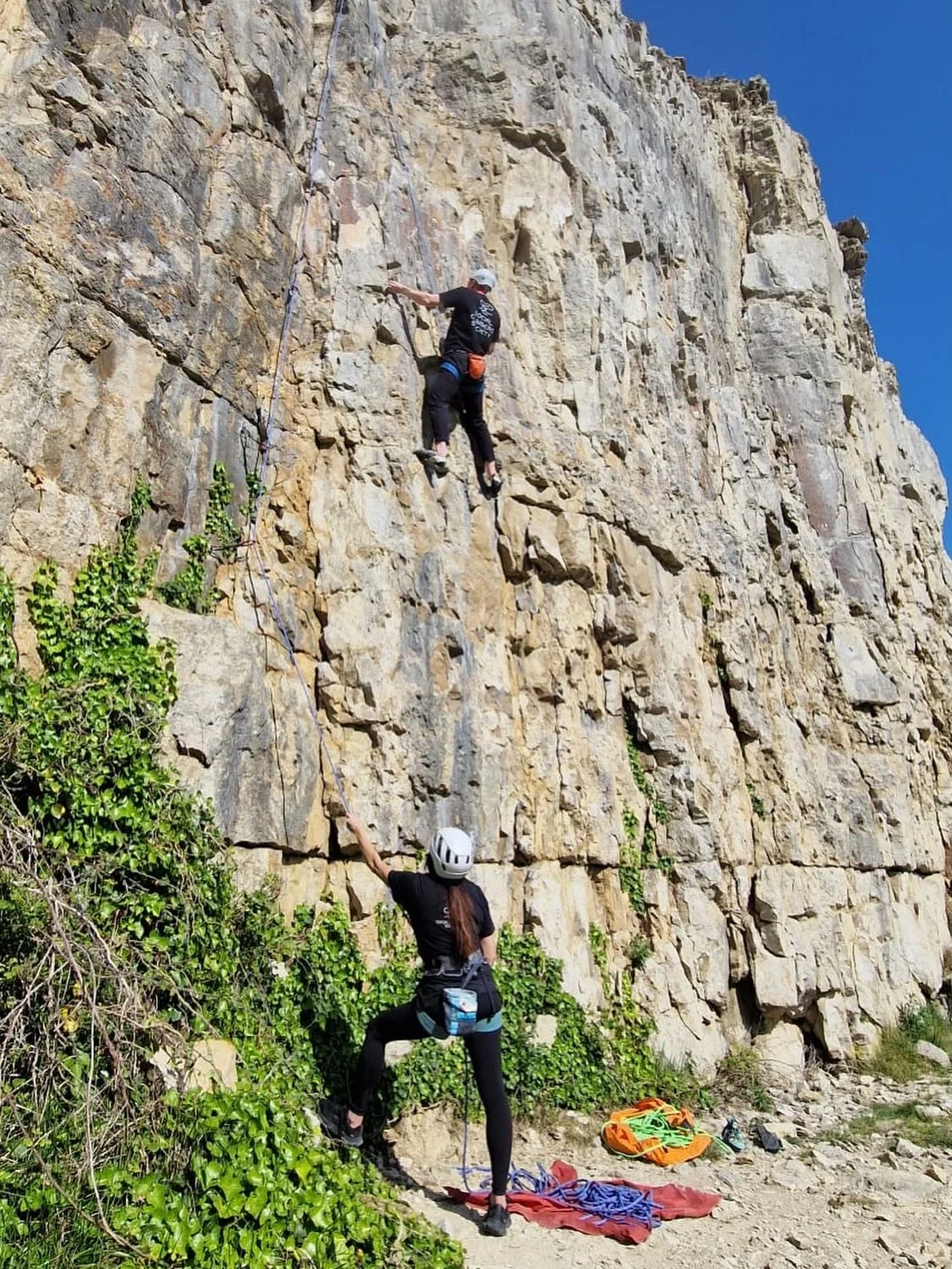 Winspit, what a dream start to the week. Spent a perfect day soaking up the Vitamin Sea and Vitamin D while gradually building some confidence on the rock.

Huge thanks to @htclimbinglife for the expert lead and @ulastopka for the top-tier support wh