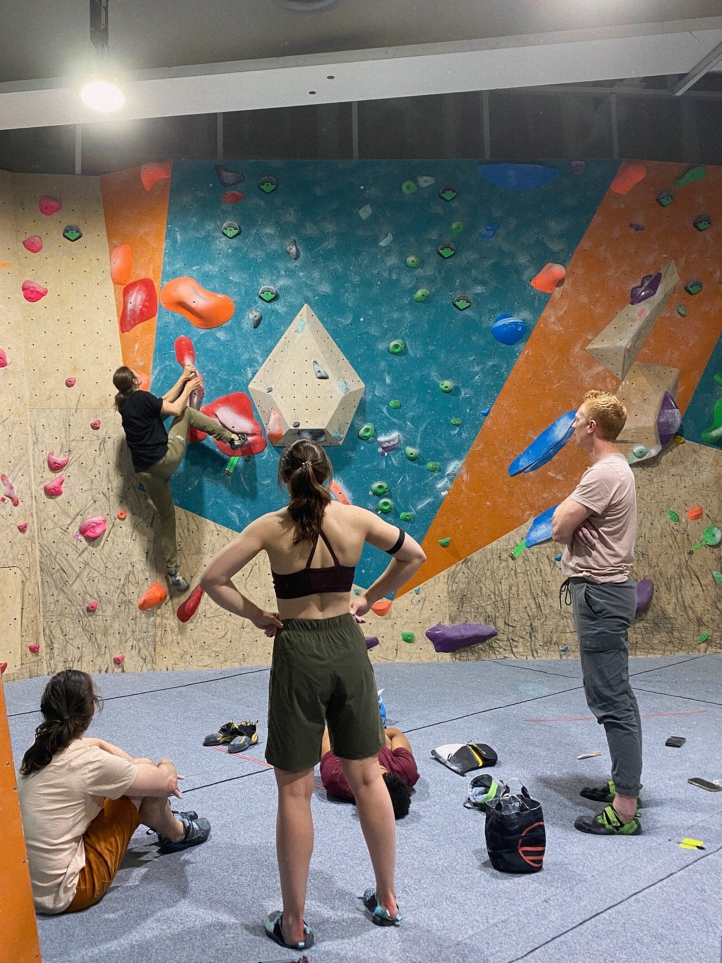 Catch us at @whitecitybouldering every Monday evening from 6pm. New faces always welcome. 
Only &pound;9.50 entry as a subscriber, plus more benefits via link in bio.