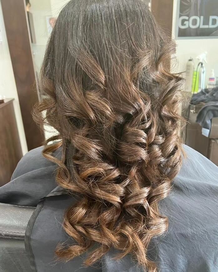 ✨️Styled Curls✨️

We provided a stunning hair styling transformation for our client at Beauty Addix Hair Salon &amp; Spa! 

🚨 Need a hair service done? New to Beauty Addix? We're pleased to announce our offer of 25% OFF for new hair clients. LIMITED