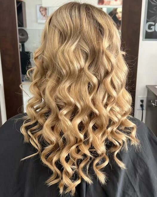 ✨️Hair Curls ✨️

An amazing hair styling transformation done at Beauty Addix Hair Salon &amp; Spa! 

🚨 Need a hair service done? New to Beauty Addix? We're pleased to announce our offer of 25% OFF for new hair clients. LIMITED AVAILABILITY, so you d