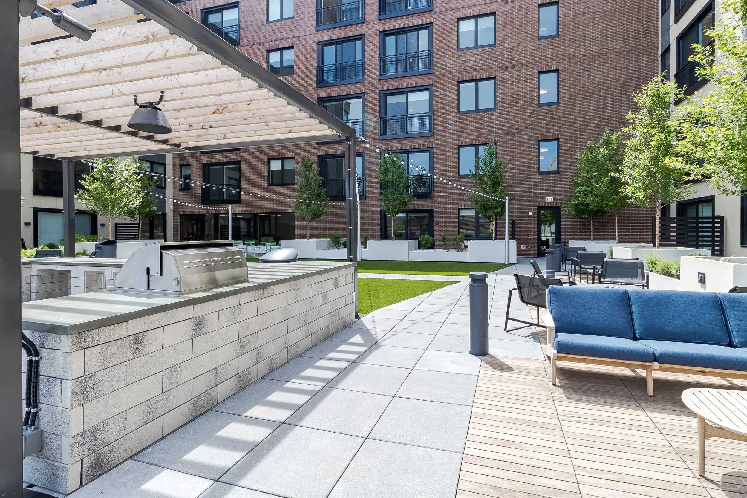 View of Pittsburgh, PA Apartments for Rent with Community Pool