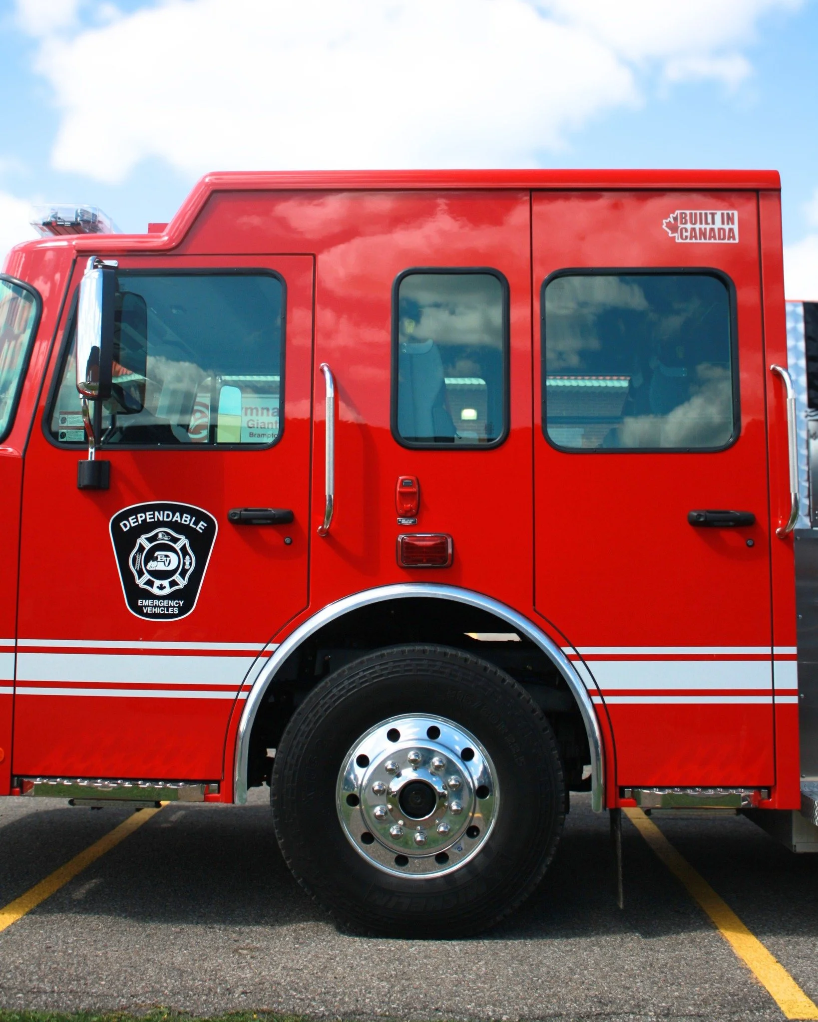 🚒 Stock Unit Available Now, Built for Performance🚒

Available now for less than $1,000,000

Engineered with precision and Built in Canada, this Dependable Emergency Vehicle meets the demands of modern firefighting.

With no wait times, this stock u