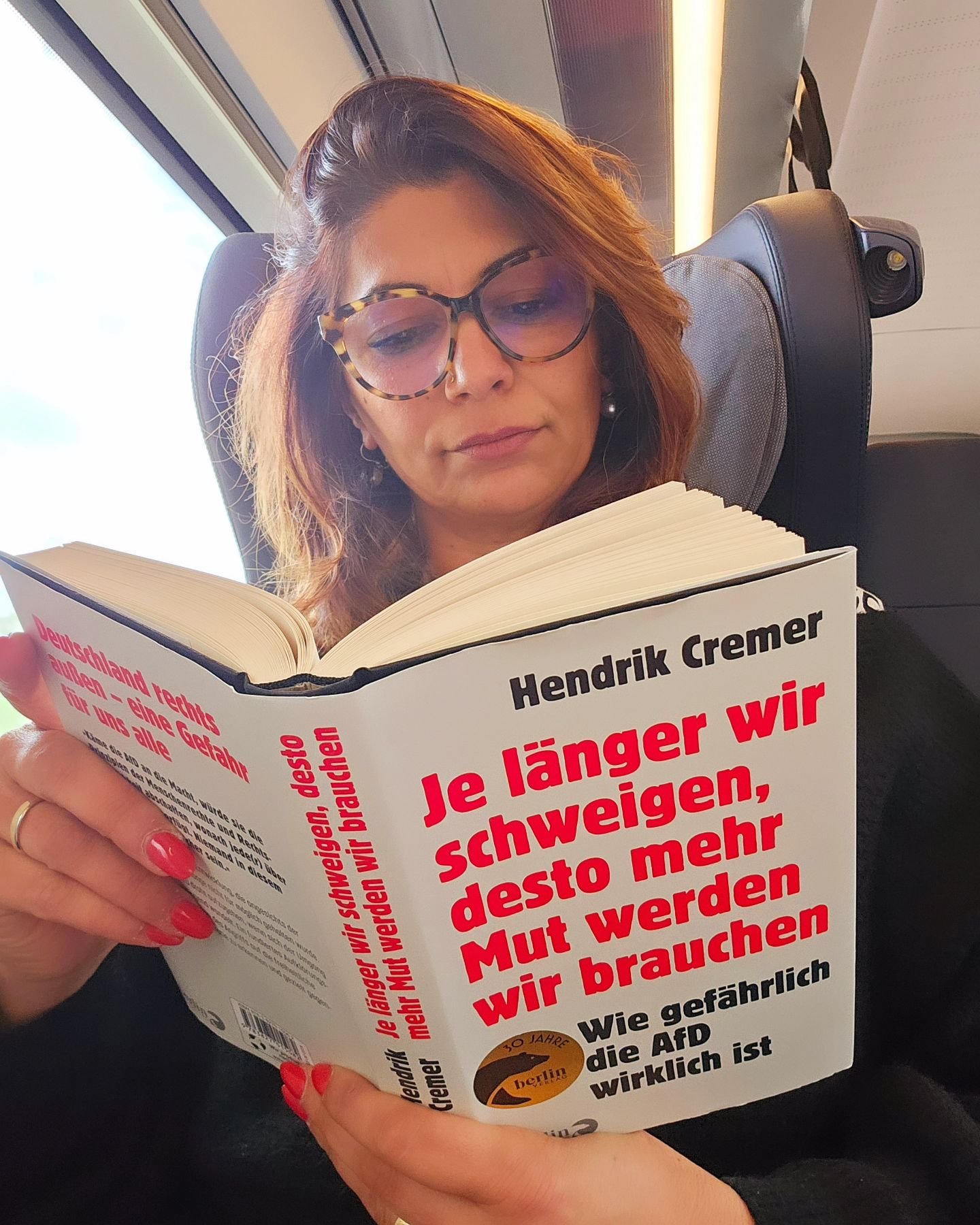 Danke f&uuml;r dieses Buch, Hendrik Cremer.
Absolute Leseempfehlung f&uuml;r die, denen unsere Demokratie am Herzen liegt.
Lesen. Verstehen. Gemeinsam den Rechtsextremismus bek&auml;mpfen.
@berlinverlag

#NoAfD