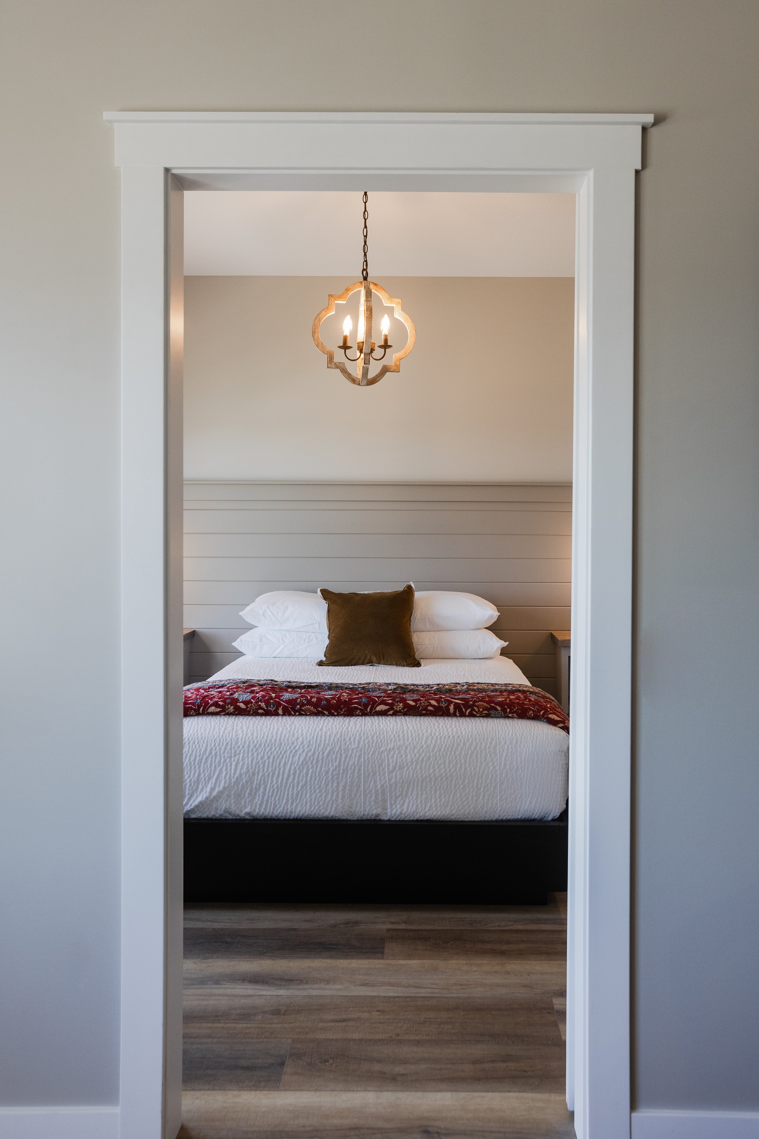 Modern, luxury, lakefront motel / hotel of cottages / cabins in East