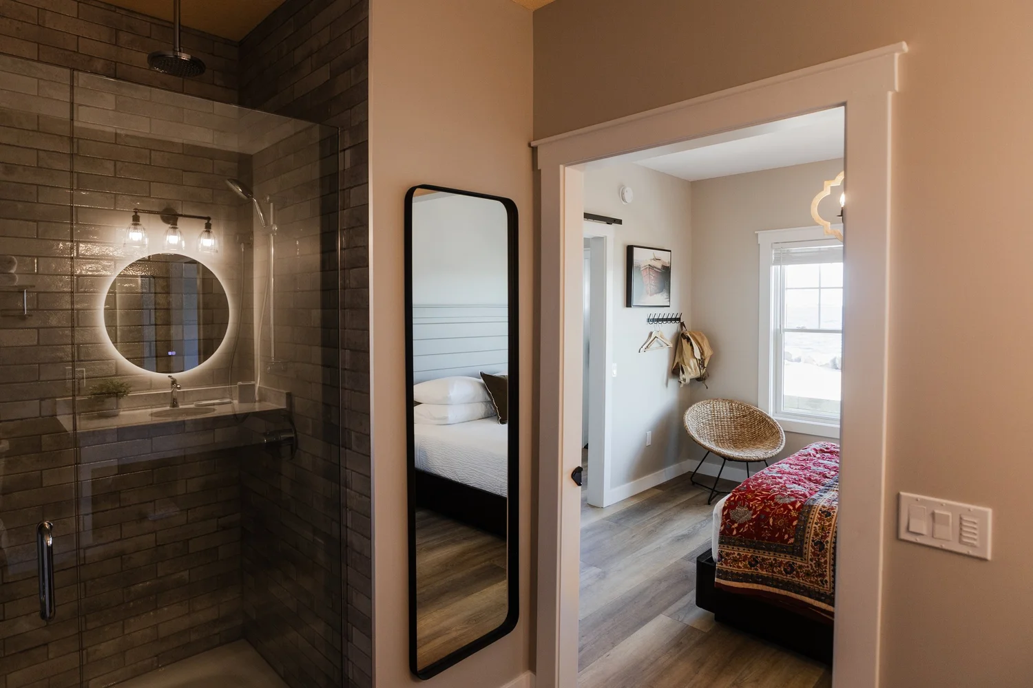 Modern, luxury, lakefront motel / hotel of cottages / cabins in East