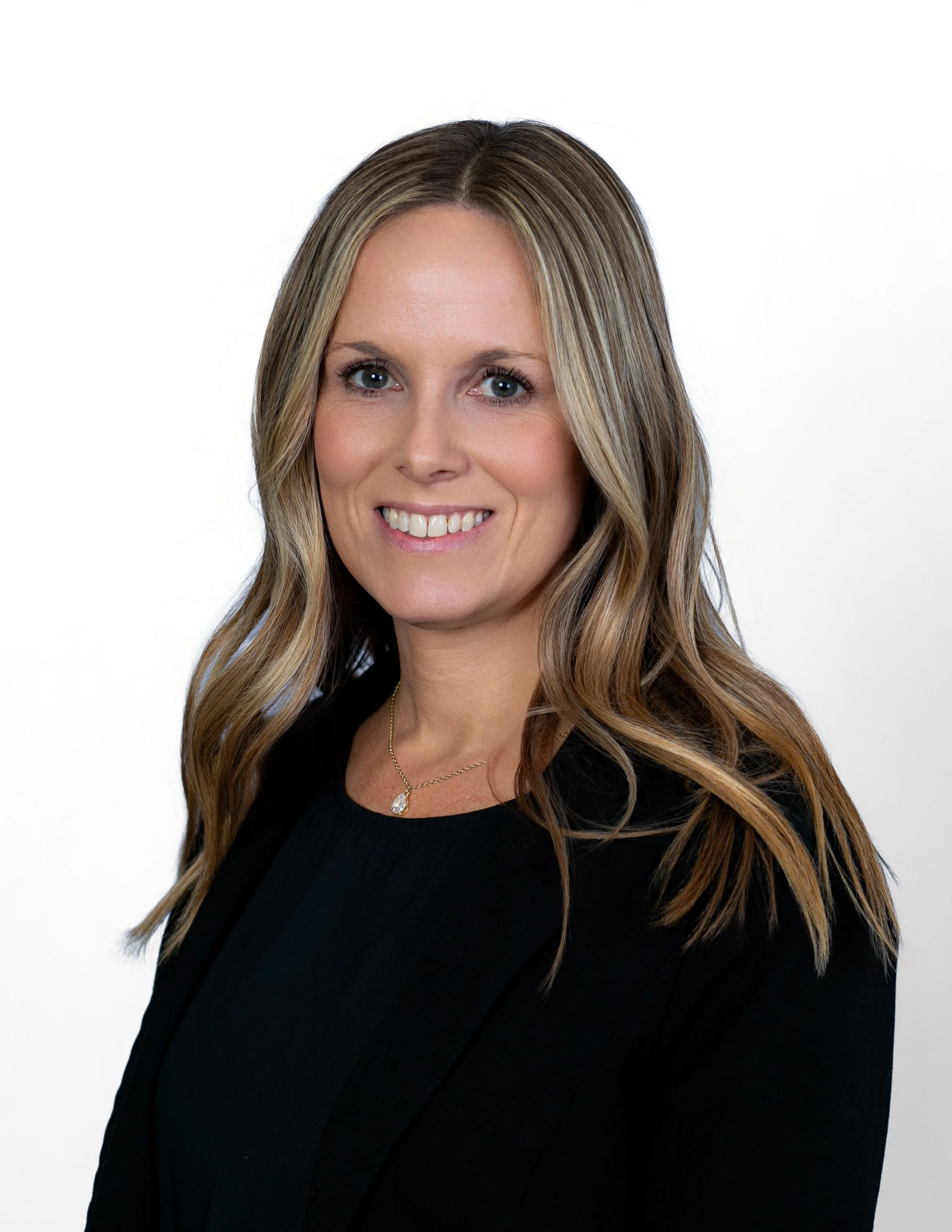 emerging-professionals-network-headshot-black-scoop-top.jpg