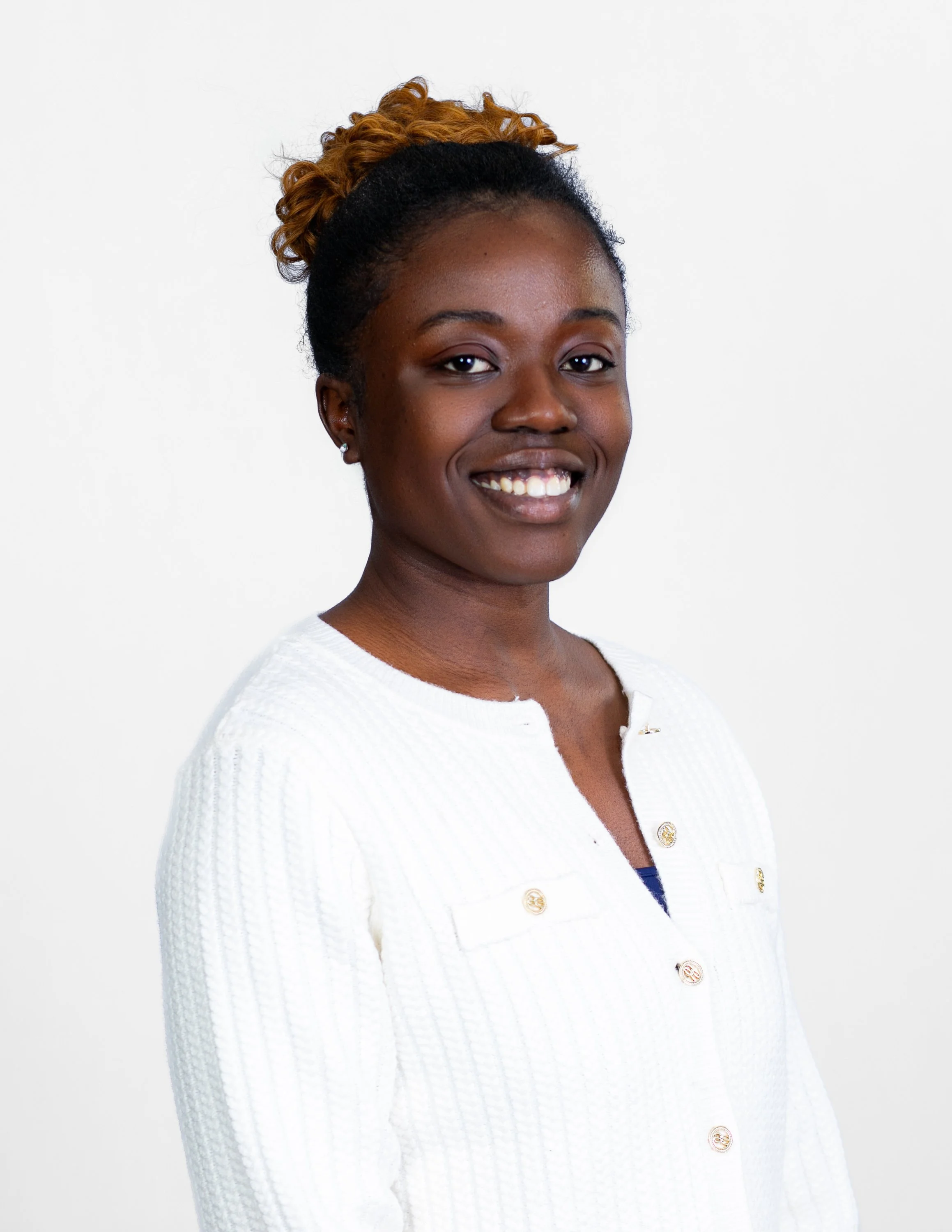 emerging-professionals-network-headshot-white-v-neck-top.jpg