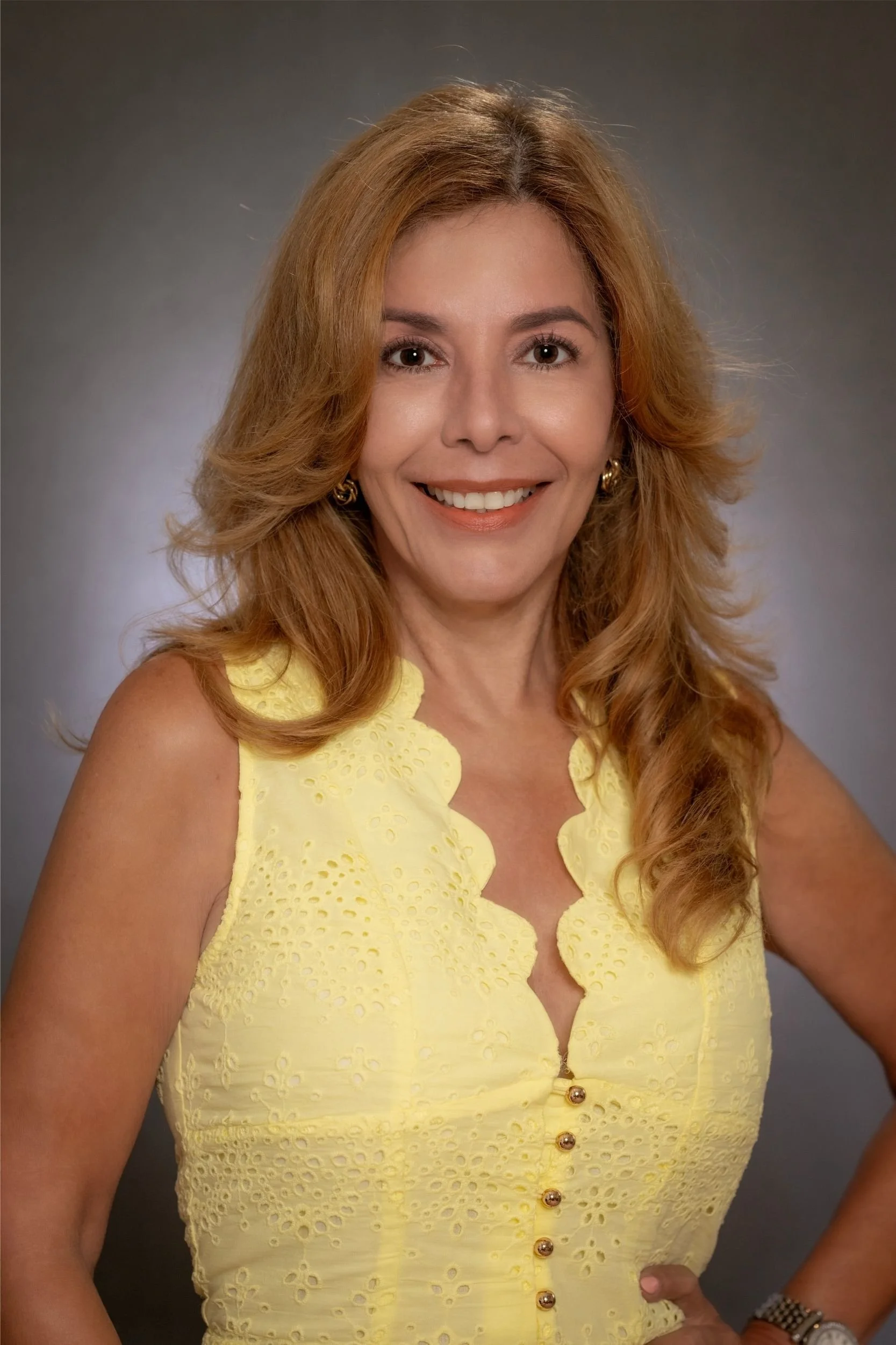 healthcare-conference-headshot-orlando-yellow-top.jpg