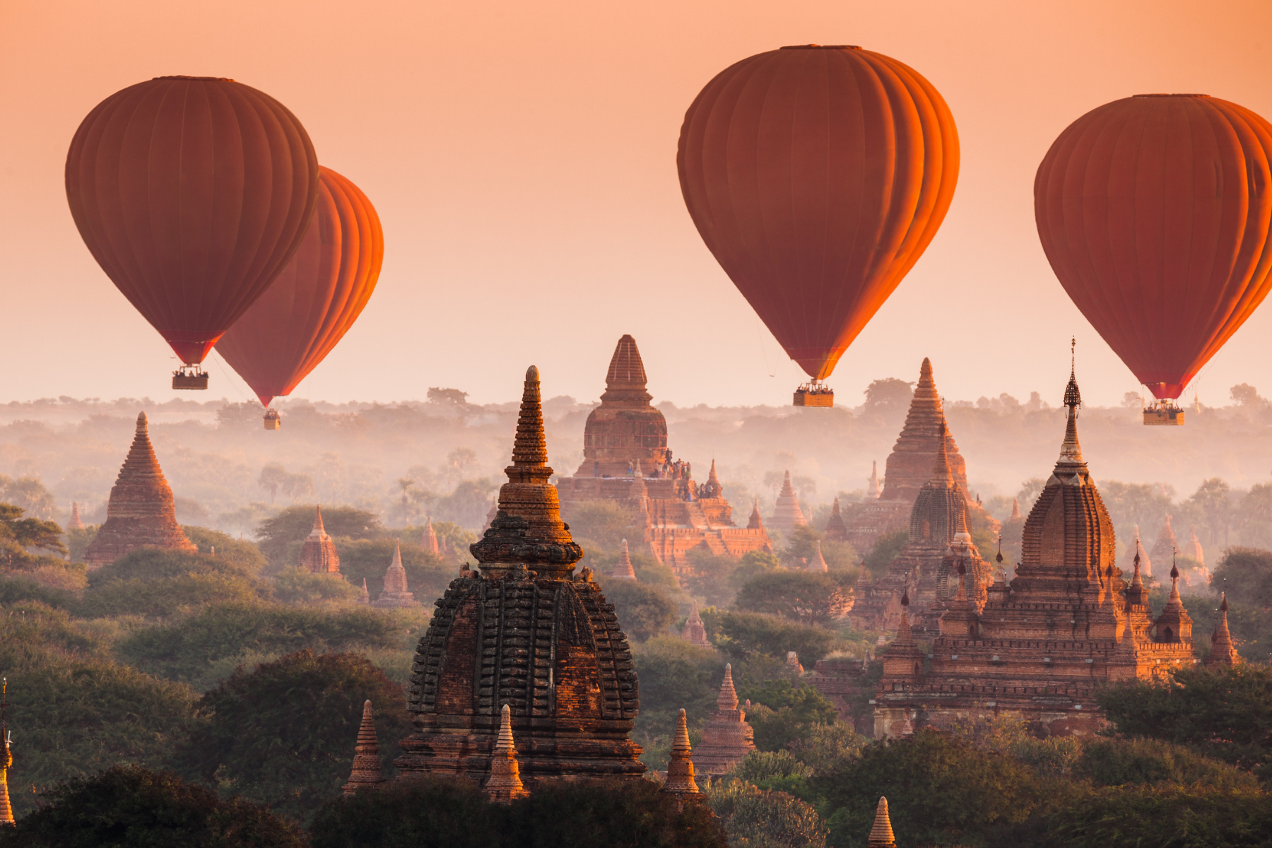 The World’s Most Spectacular Hot Air Balloon Experiences