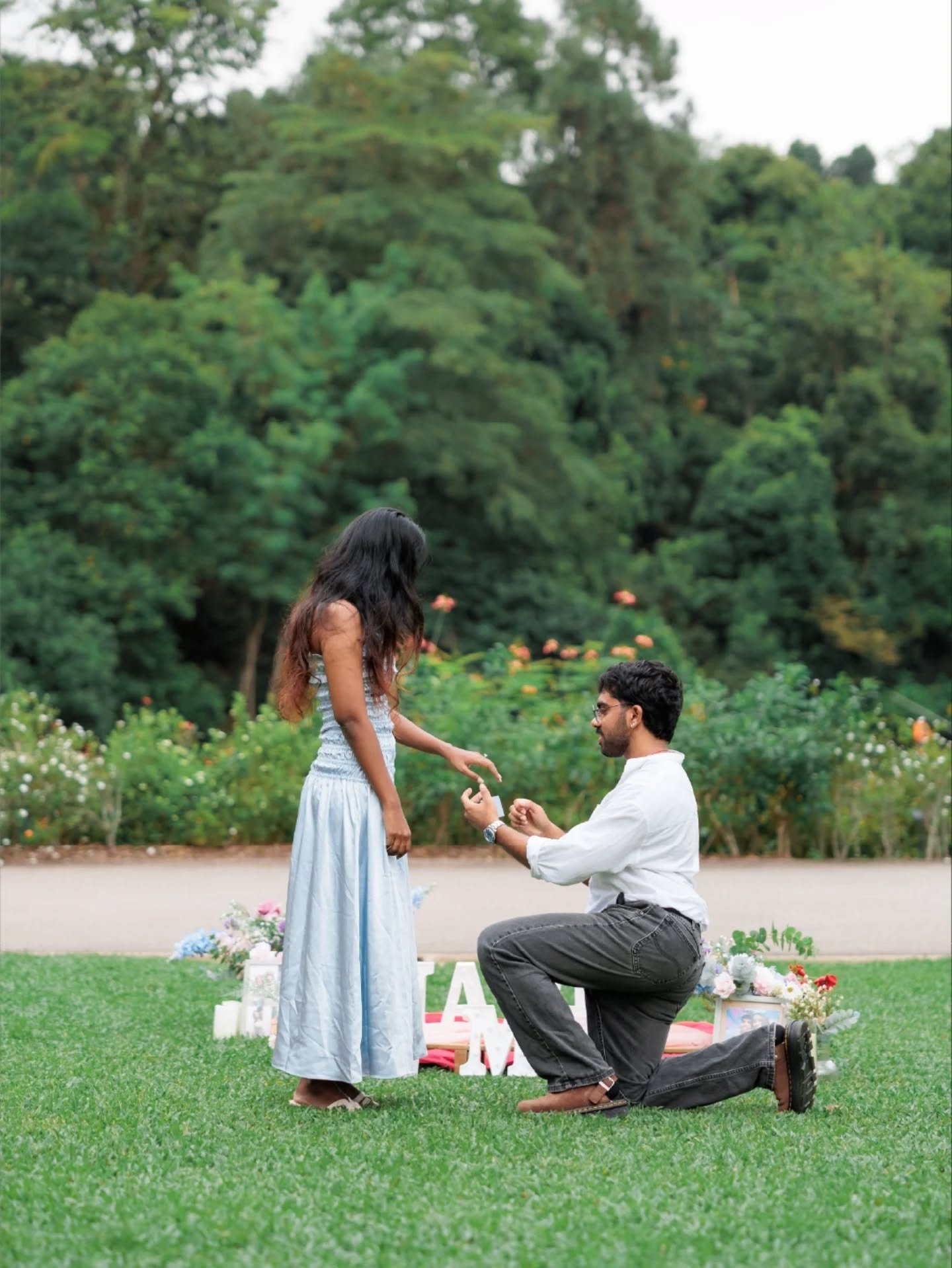 S + P Proposal
A quiet little proposal ,on a quiet day in a quiet garden with a minimal set up.

Let me know when it's your turn 🙏🏻🤭
.
.
.
.
Cameras: Canon R6 Mark II @canonasia
Lens: RF 28-70mm F2 @canonsingapore
Bag: @nomatic x Peter Mckinnon 8L