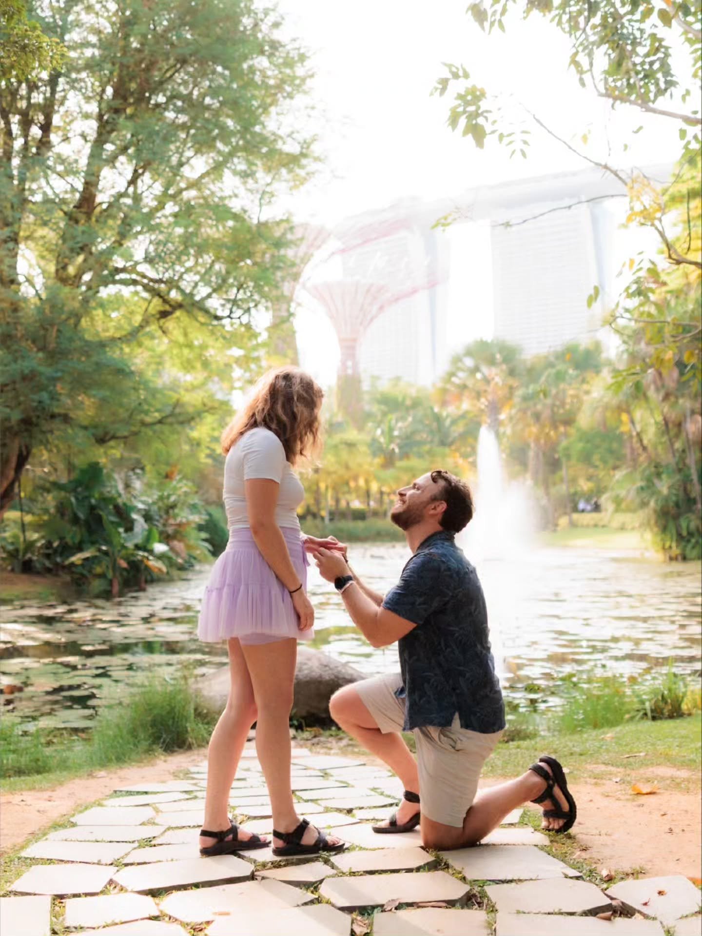 J + M 
Proposal at Gardens by the Bay
What was just an annual vacation from the US turns out to be one of the happiest days of her life!!
