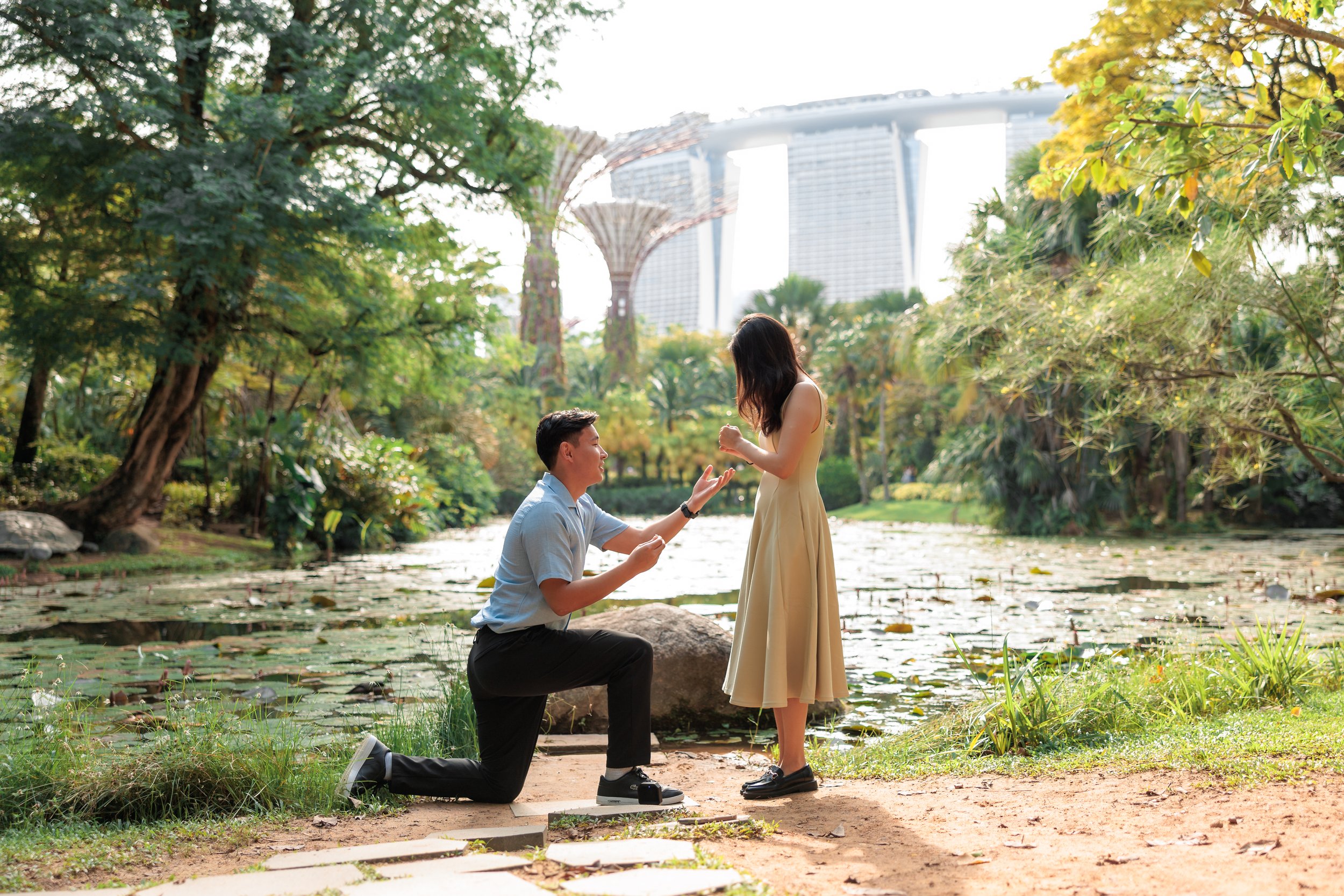 Singapore Proposal Photography . Singapore Proposal Photographer . Best Proposal Location Singapore . Surprise Proposal Singapore