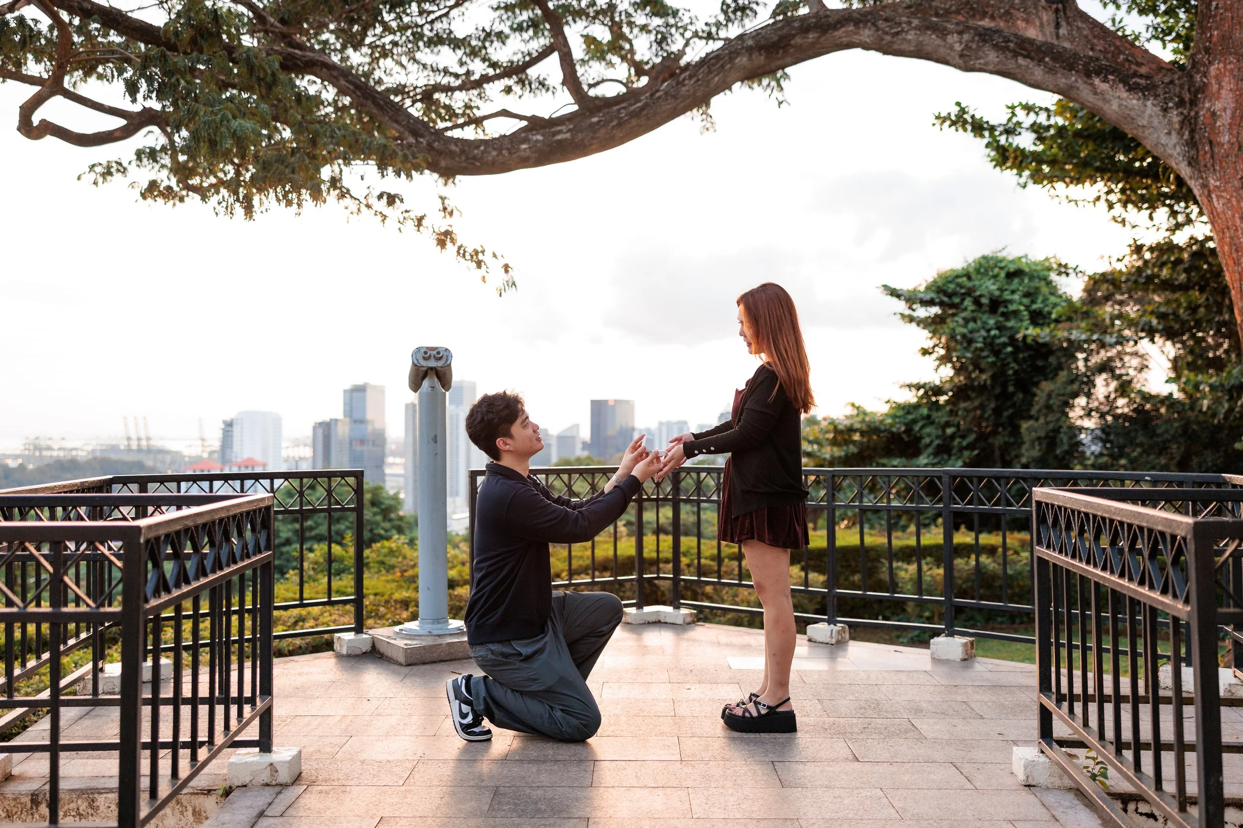 Singapore Proposal Photography . Singapore Proposal Photographer . Top Proposal Photographer in the World . Golden Hour Proposal Singapore . Faber Point Proposal