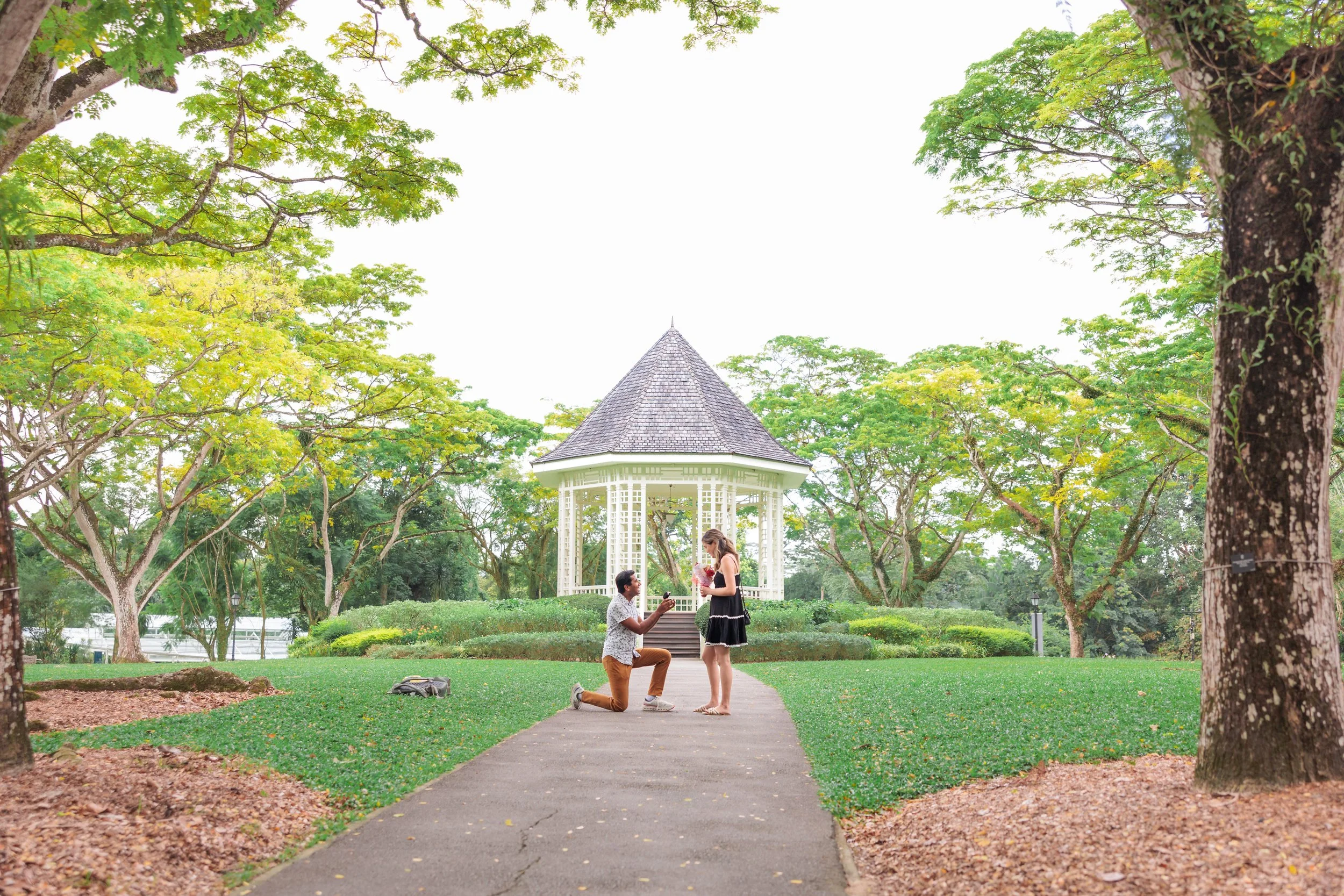 Singapore Proposal Photography . Singapore Proposal Photographer . Top Proposal Photographer in the World . Bandstand at Botanic Gardens . Morning Proposal