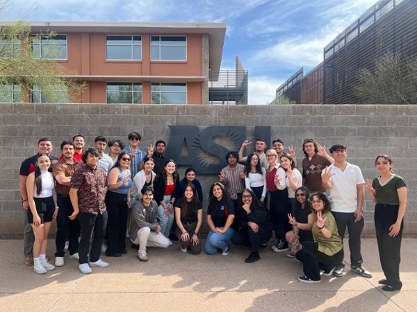 Southwest Airlines significantly raised the experiential learning journey for El Puente Research Fellows by replacing their typical 8-hour drive with a one-hour flight! Southwest's generous donation of over $13,000 worth of e-tickets allowed the stud