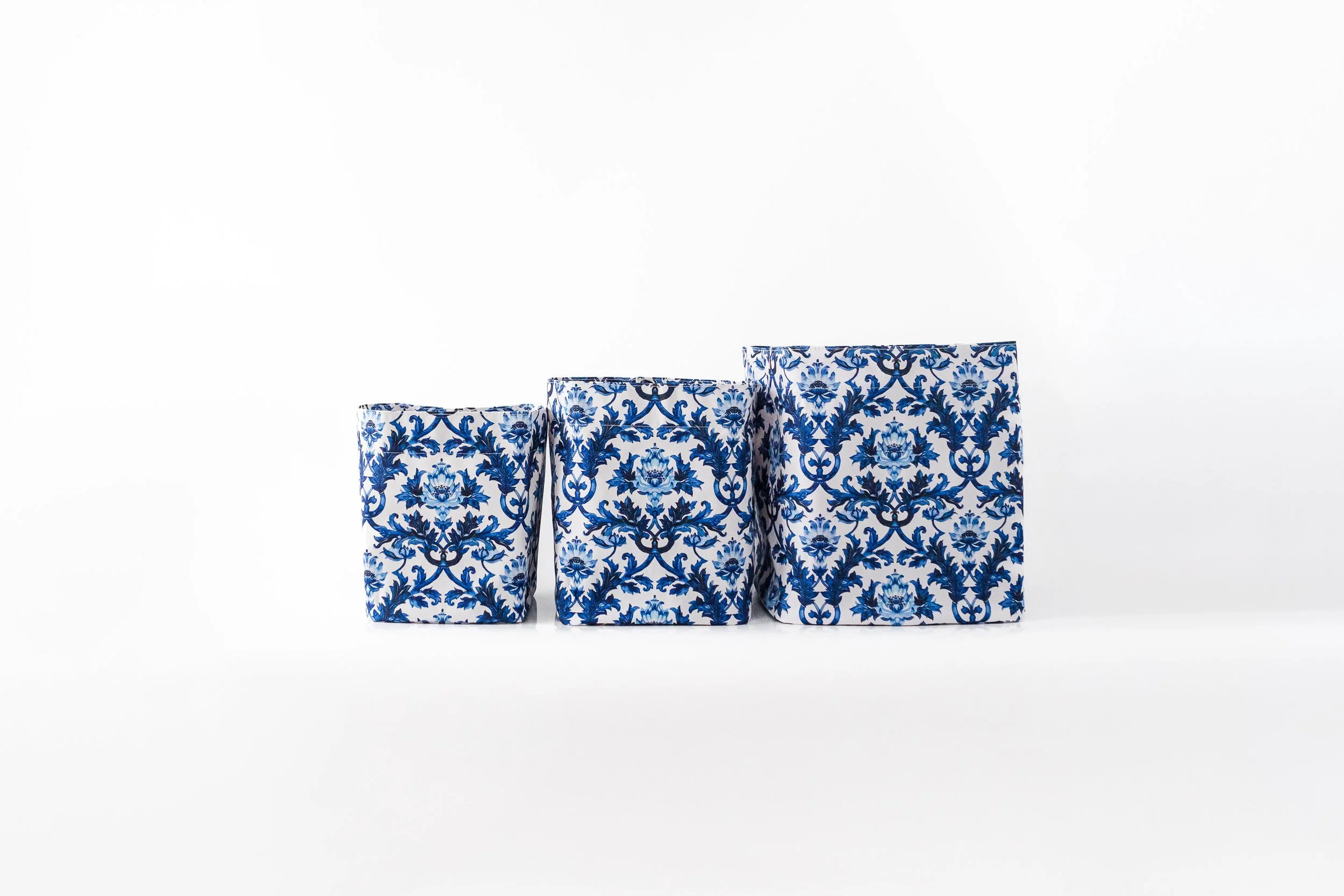 SoCachePotBlue3sizes.jpg