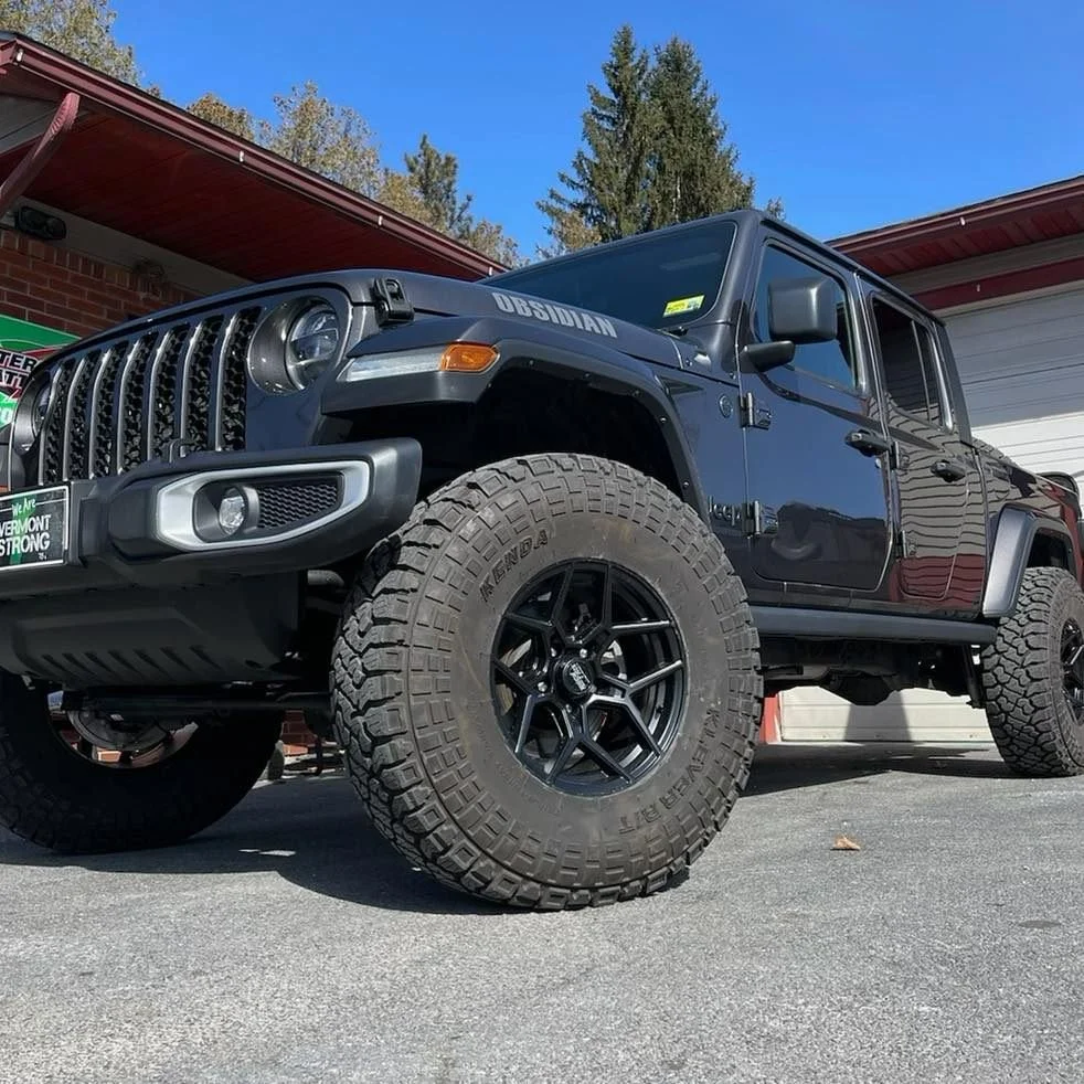 Gladiator with lift and wheels.jpg