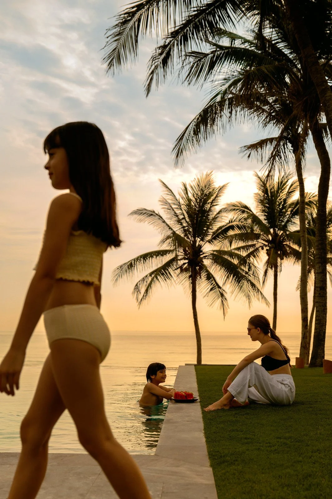 four-seasons-nam-hai-sunset-pool.jpg