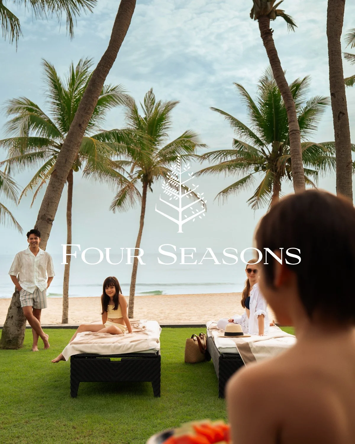 four-seasons-nam-hai-beach-daybeds.jpg