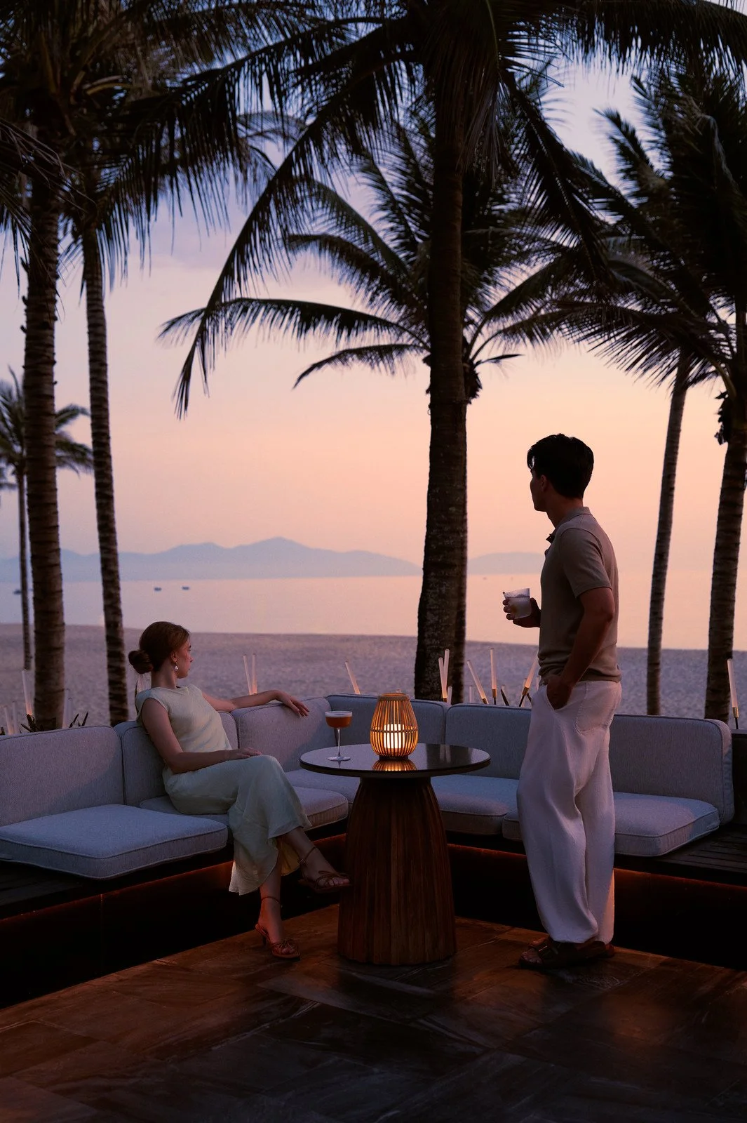 four-seasons-nam-hai-evening-lounge.jpg