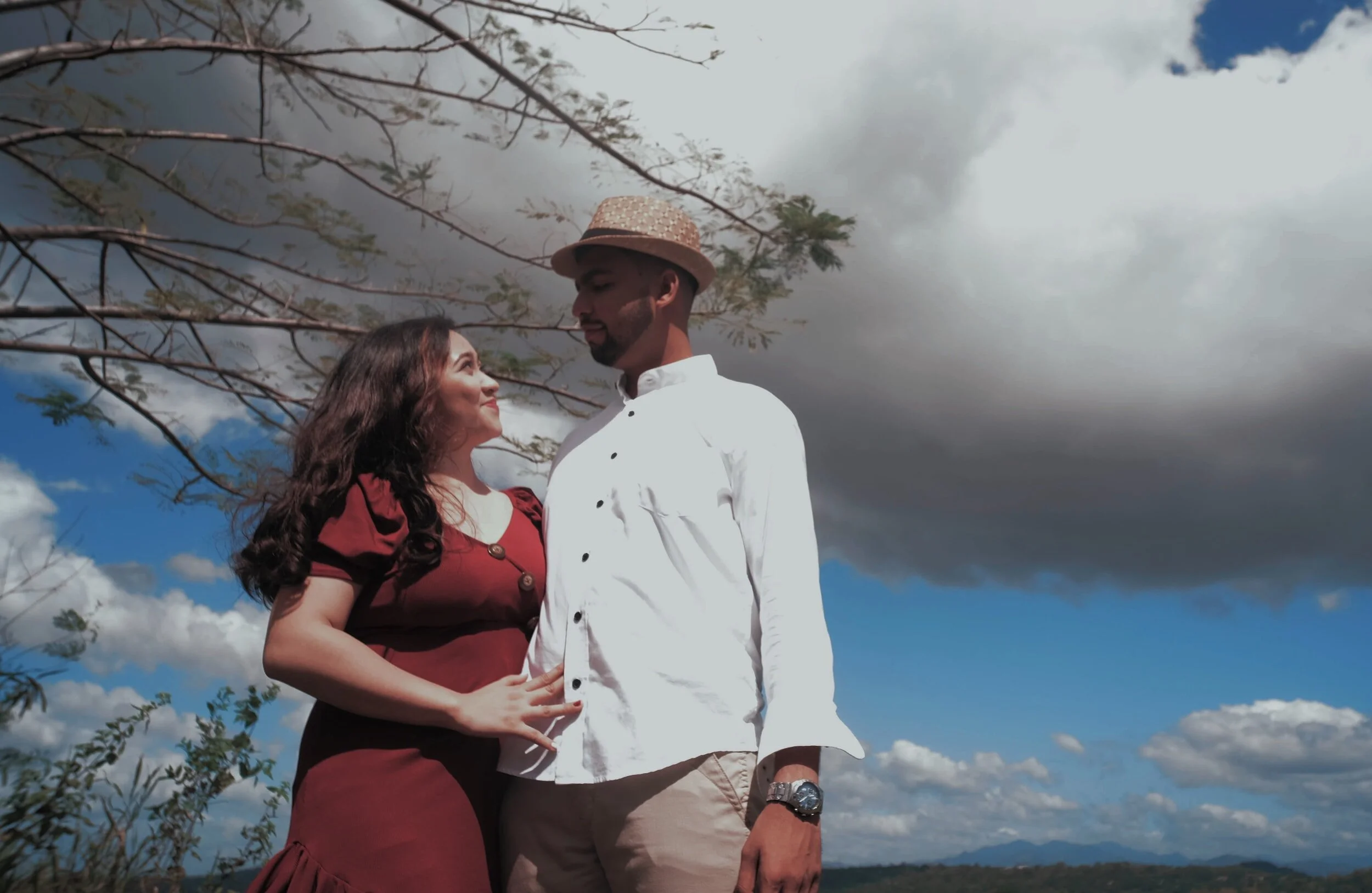 A happy couple | Attachment-Informed Therapy