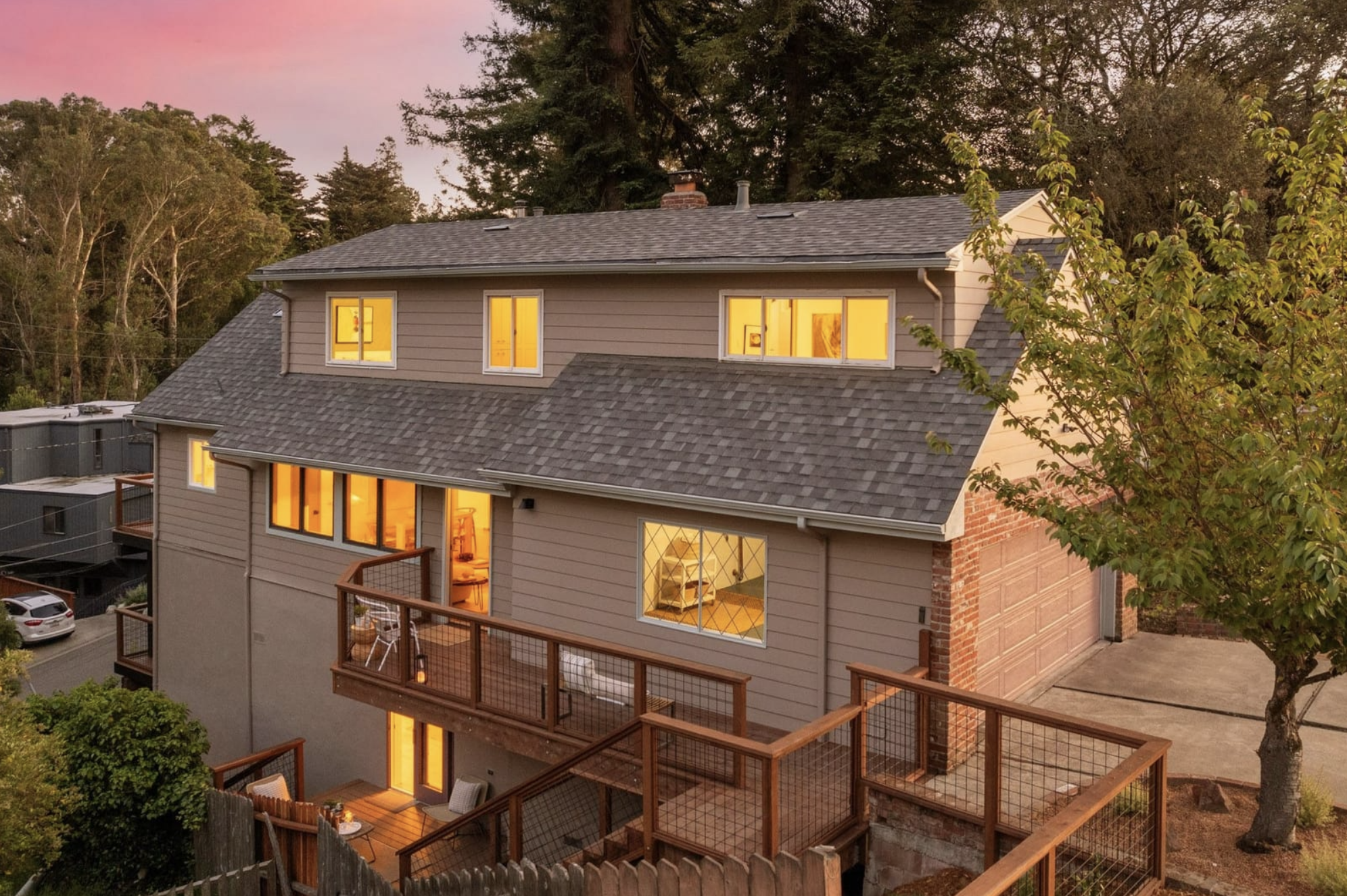 7403 Skyline Boulevard in Oakland
